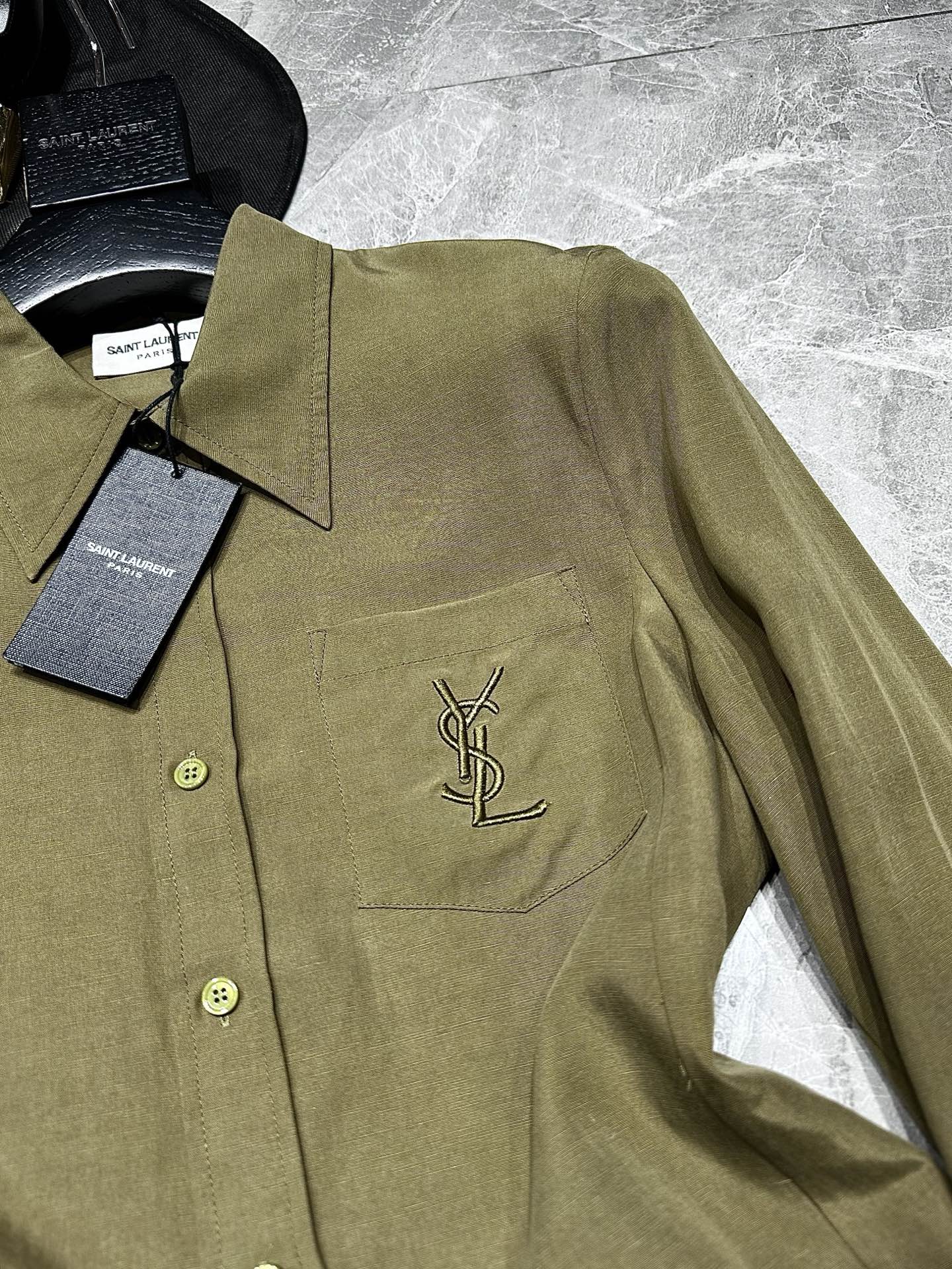 Saint Laurent One-Size-Fits-All Female Suit with Custom Embroidery and Air Ventilated Bag - 图片 3