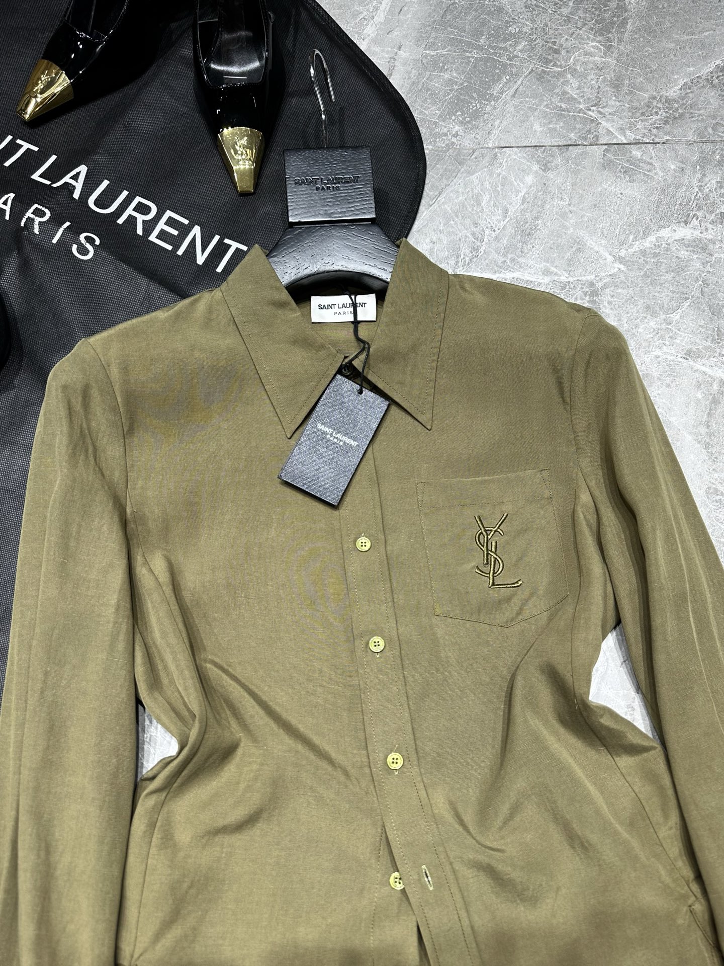 Saint Laurent One-Size-Fits-All Female Suit with Custom Embroidery and Air Ventilated Bag - 图片 2