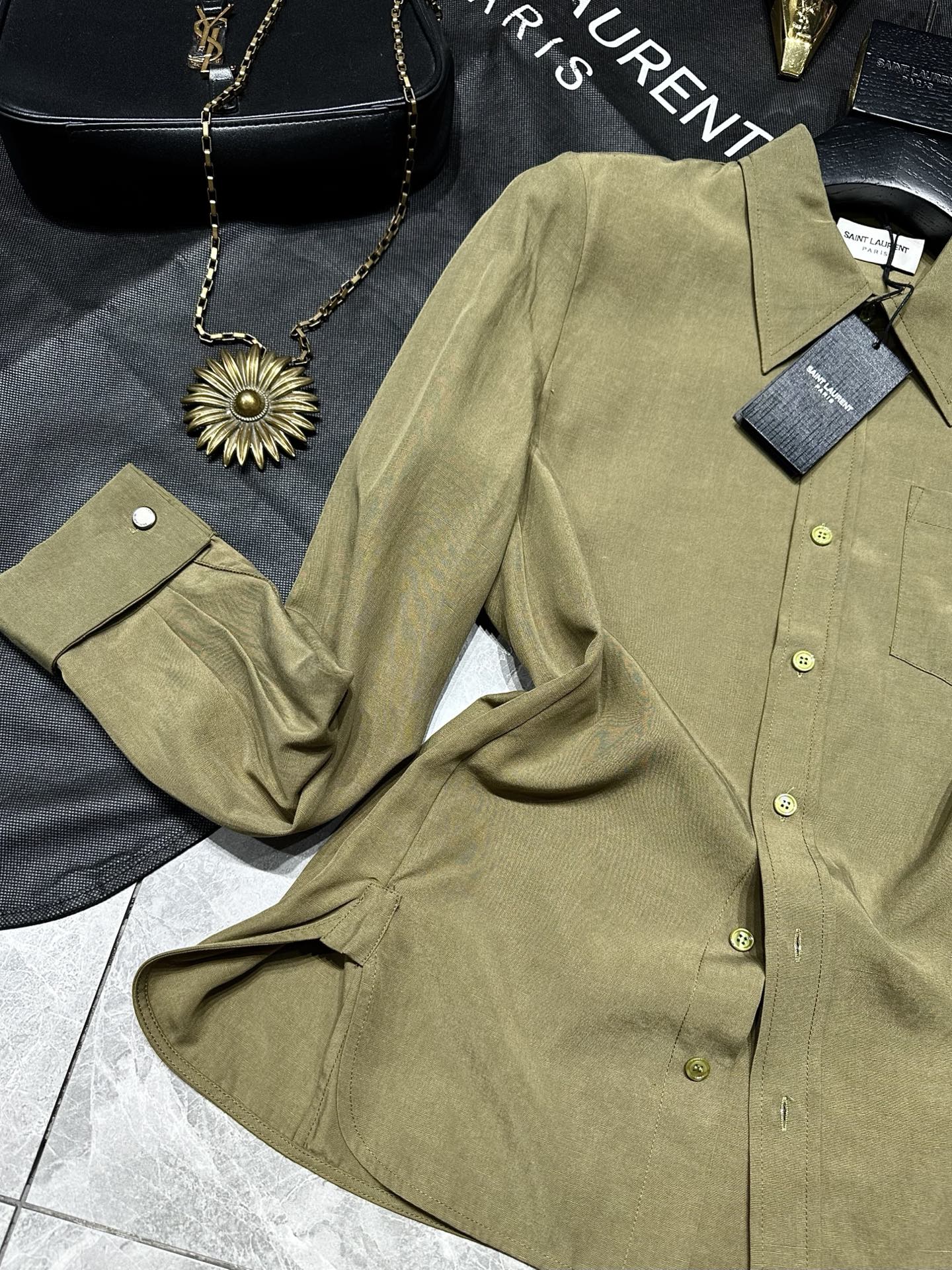 Saint Laurent One-Size-Fits-All Female Suit with Custom Embroidery and Air Ventilated Bag - 图片 5