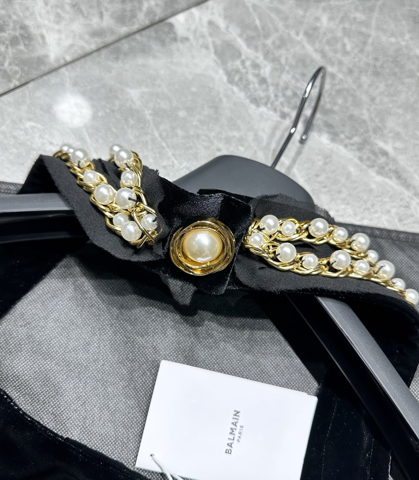 Balmain Fall-Winter Series: Exclusive Launch of Pearl Velvet Dress with Unique Hand-Made Craft - 图片 8