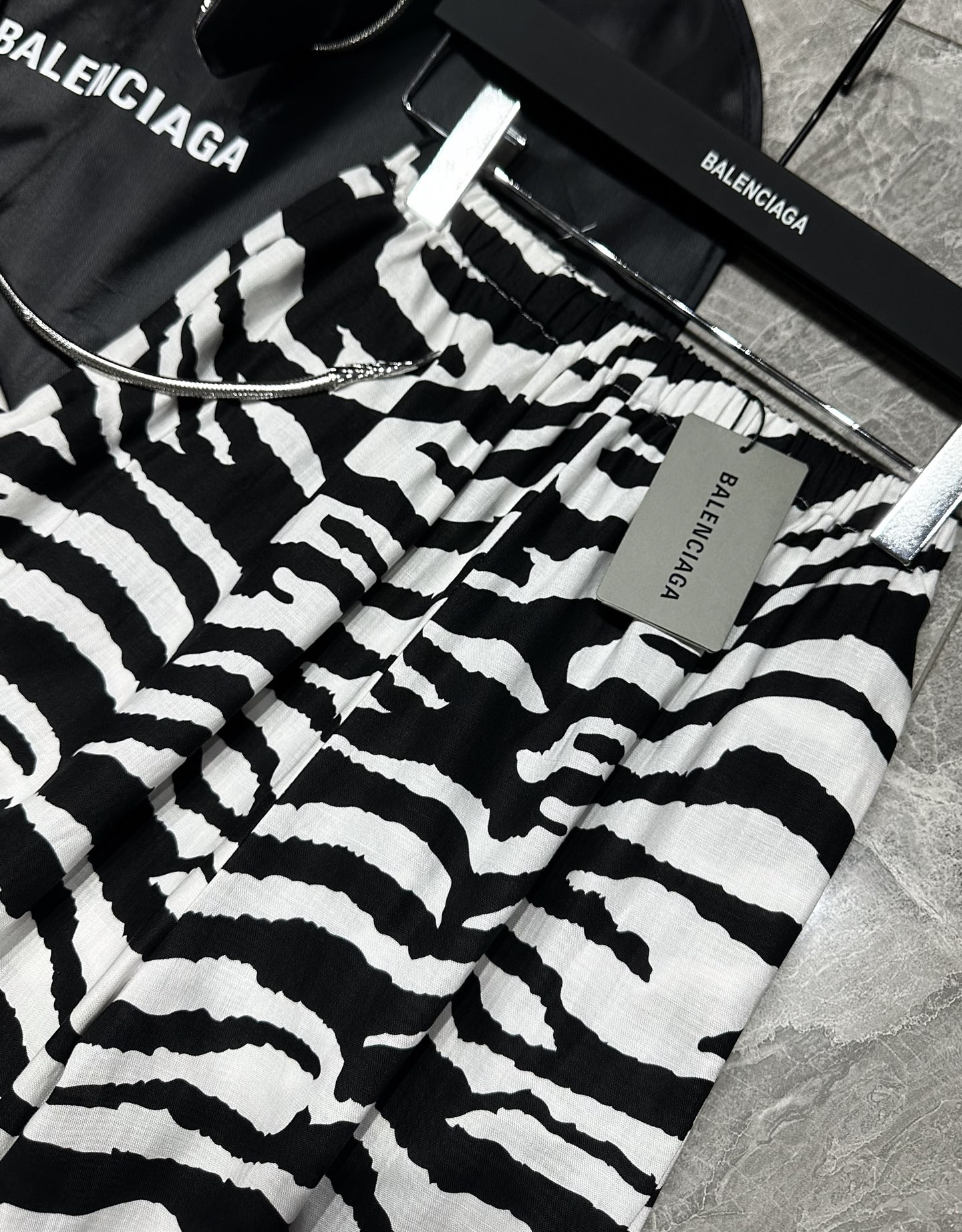 Summary: Versatile One-Size-Fits-All SMLS Set with Super Fine Quality - 图片 9