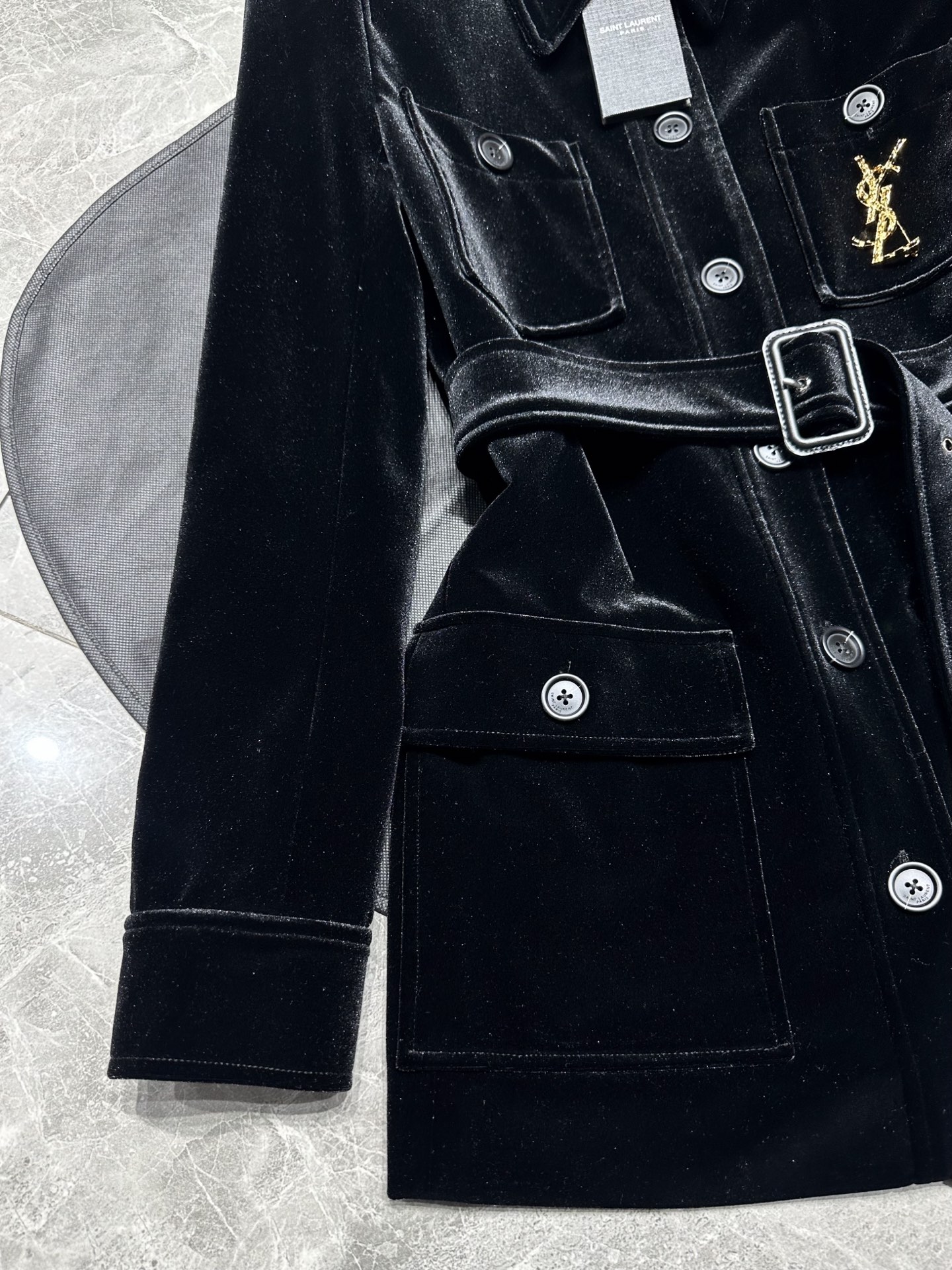 “New Fall and Winter Velvet Collection with Dresses, Bags, Suits, and Accessories” - 图片 6