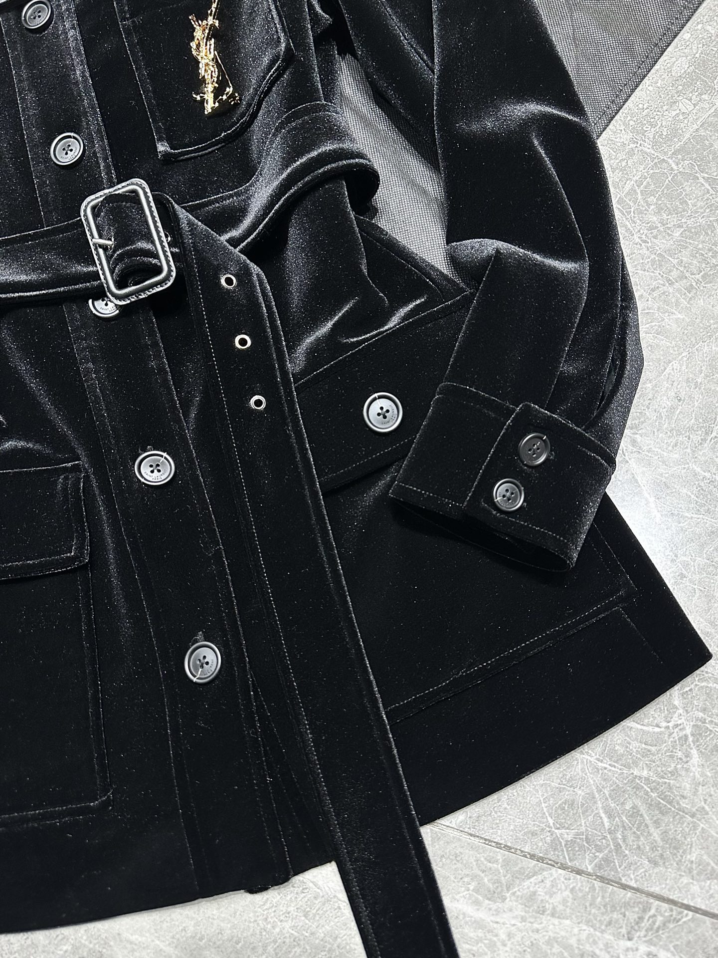 “New Fall and Winter Velvet Collection with Dresses, Bags, Suits, and Accessories” - 图片 7