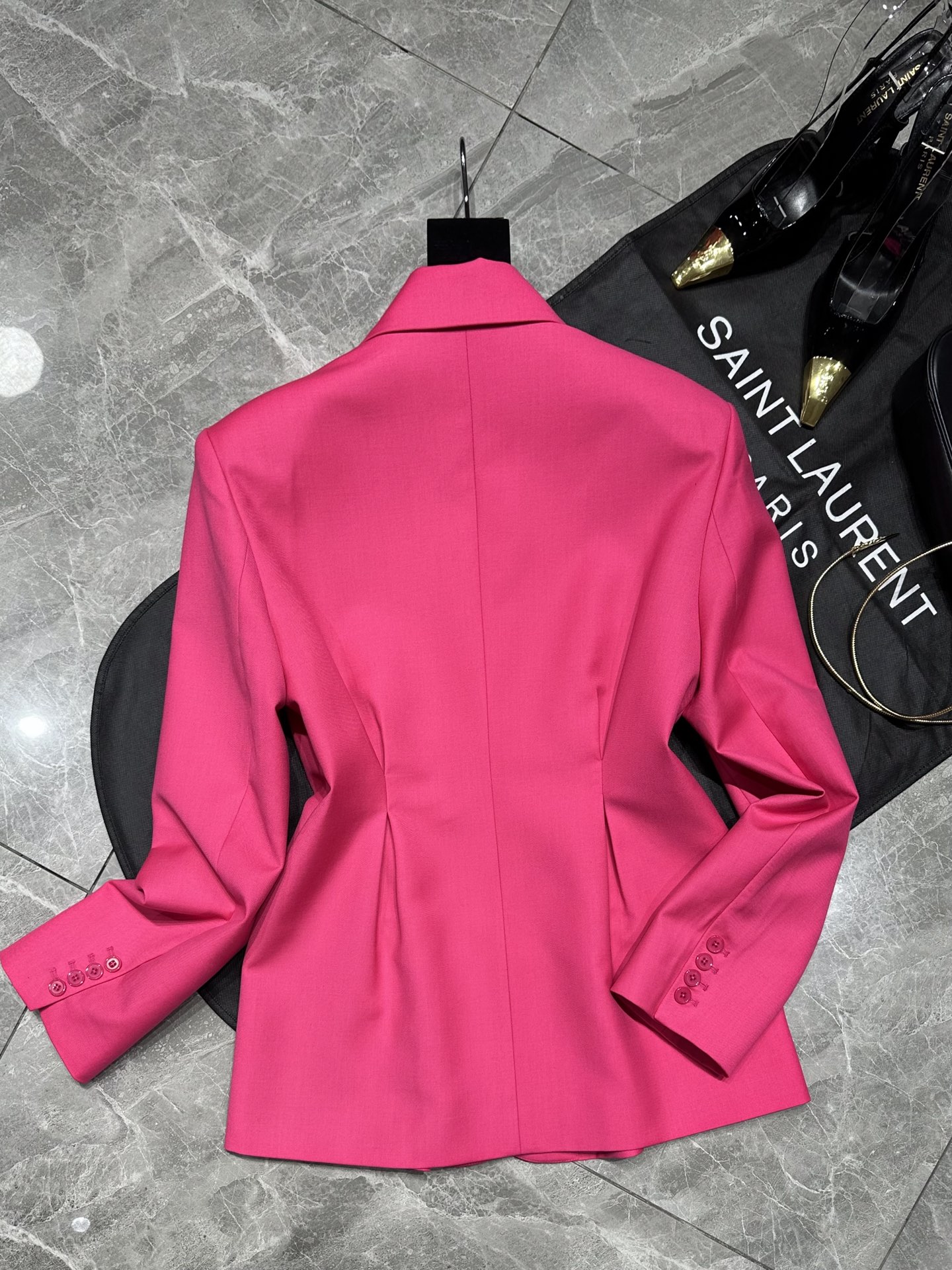 “SAINT LAUREN*** P1200 Winter Series Suit: Elegant, Stylish, and Unique Design” - 图片 9