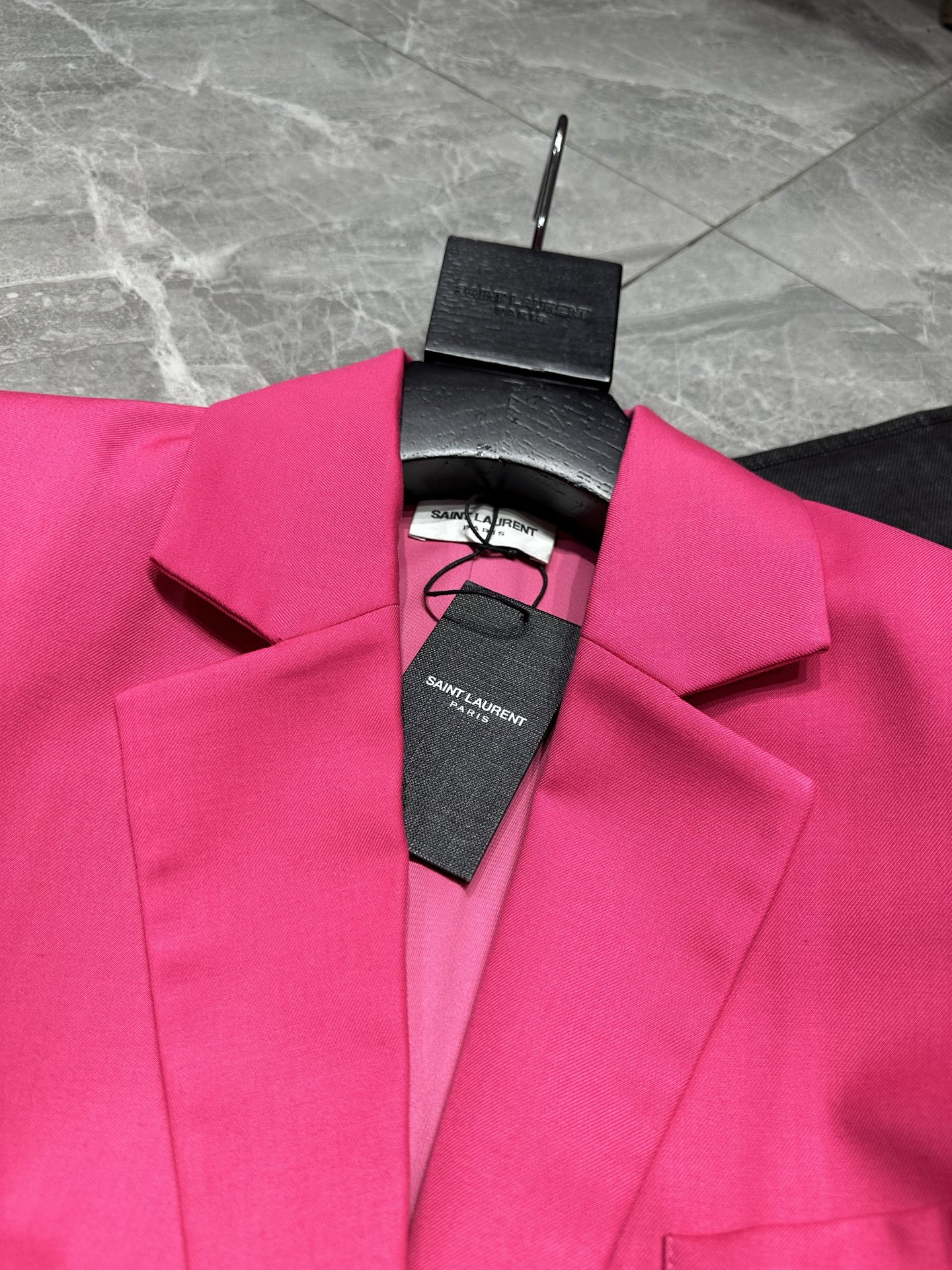 “SAINT LAUREN*** P1200 Winter Series Suit: Elegant, Stylish, and Unique Design” - 图片 3