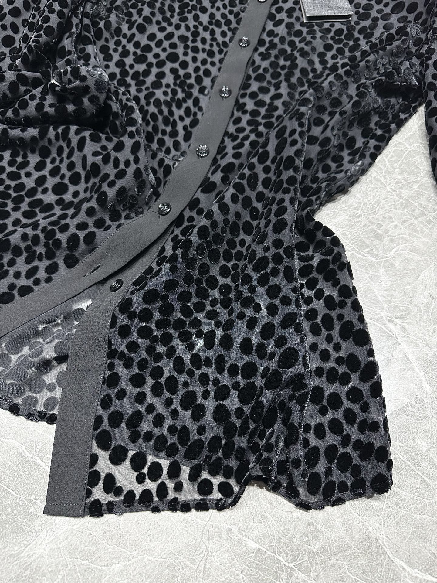 “Original Velvet Dress from Saint Laurent 25 Fall Series: Luxurious, Sweet, Romantic, and Unique Flower-Burning Design” - 图片 7