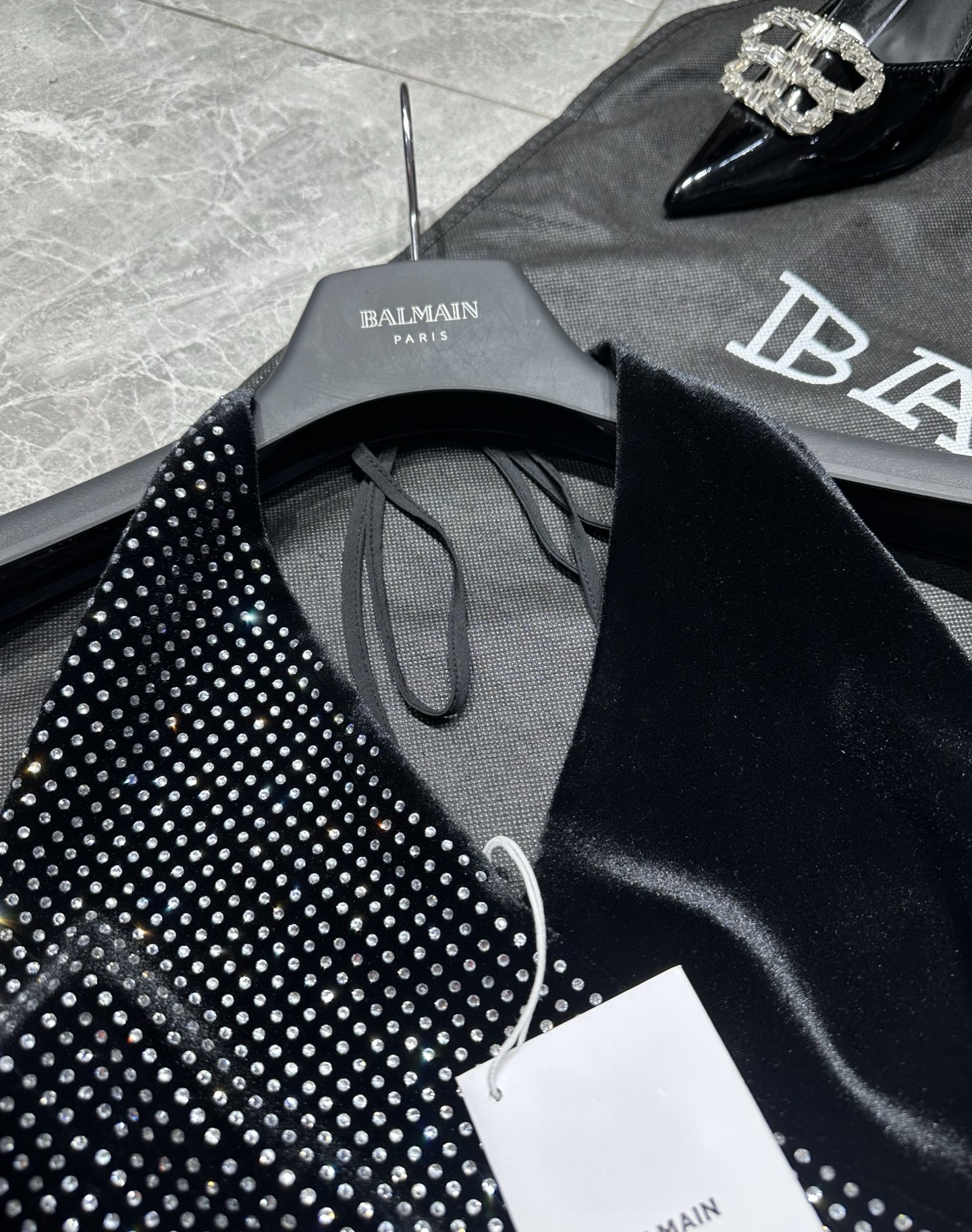 “Exclusive BALMAI 25 Fall and Winter Female Dress with Velvet Veste and Tweed Details” - 图片 2