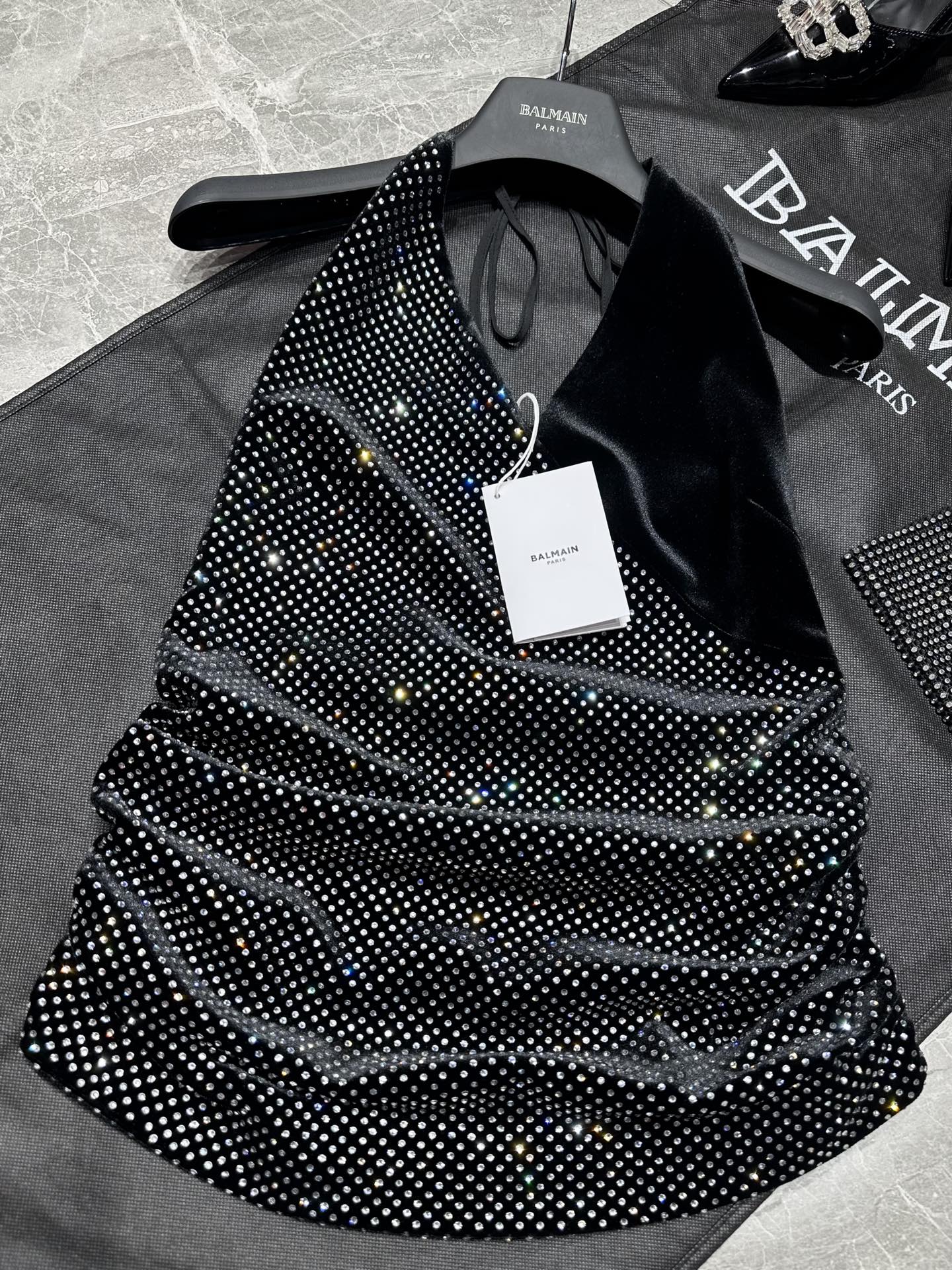 “Exclusive BALMAI 25 Fall and Winter Female Dress with Velvet Veste and Tweed Details” - 图片 3