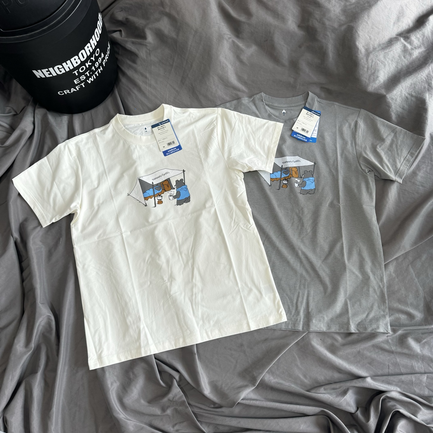 P90
MONTBELL美山帐篷小熊速干短袖t恤。
S胸围106 肩宽44衣长69
M 胸围110 肩宽46衣长71
L胸围114 肩宽48衣长73
XL胸围118 肩宽50衣长75