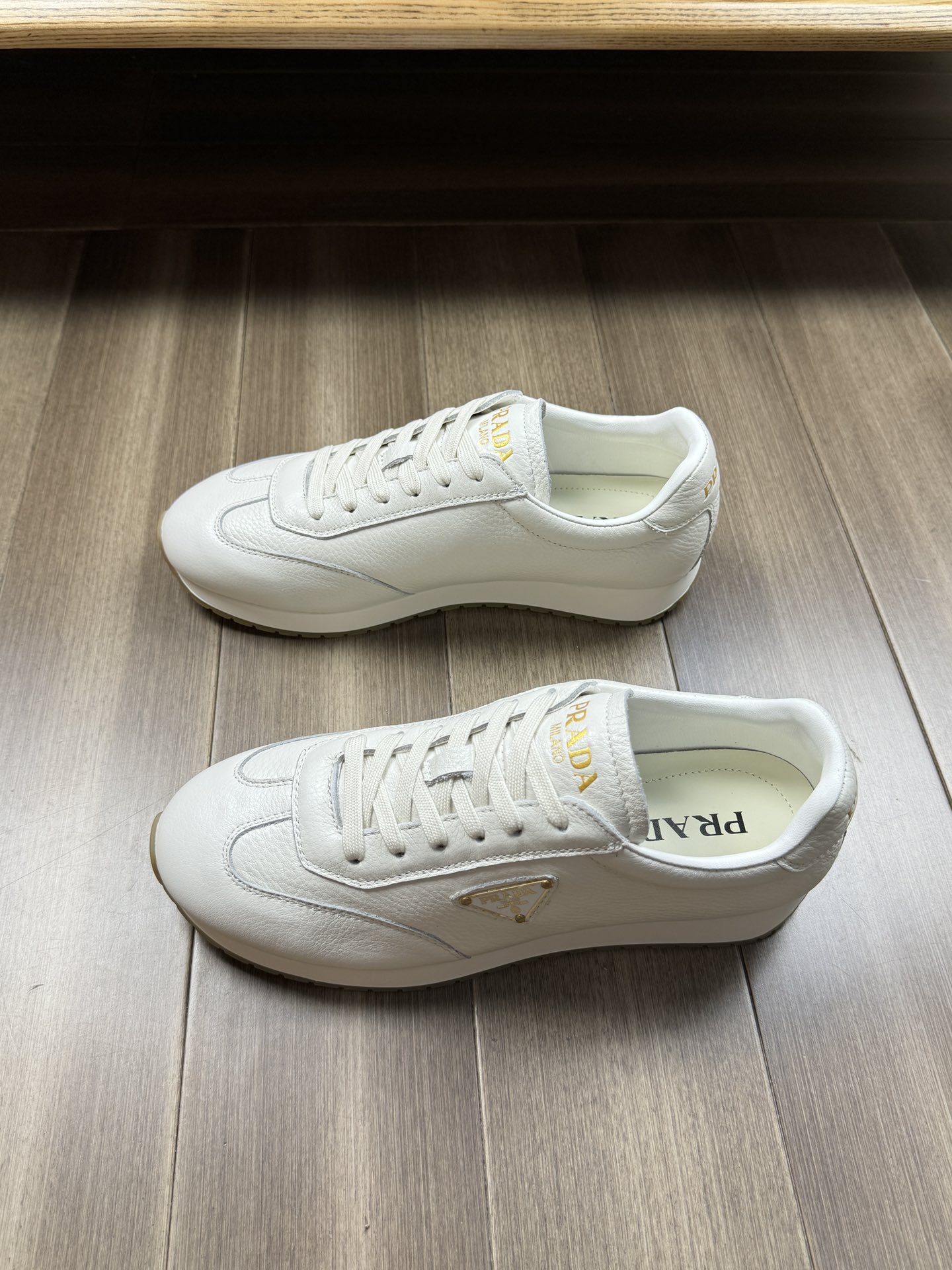 【 PRADA】Prada P370-Calidad de gama alta Original única- Parte superior: Piel de becerro de lucha, ci