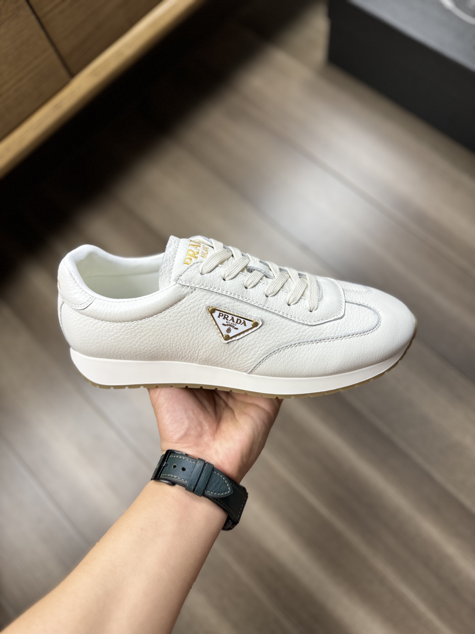 【 PRADA】Prada P370-Calidad de gama alta Original única- Parte superior: Piel de becerro de lucha, ci