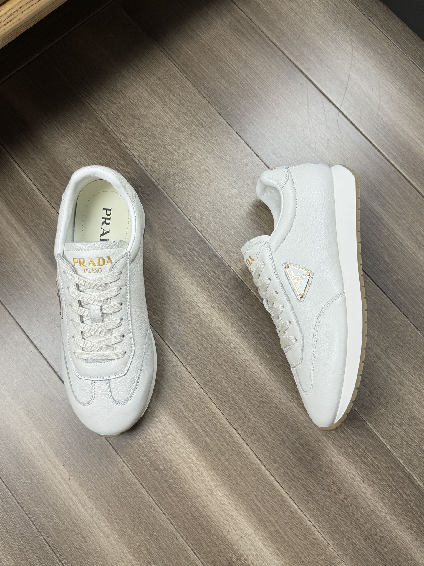 【 PRADA】Prada P370-Calidad de gama alta Original única- Parte superior: Piel de becerro de lucha, ci
