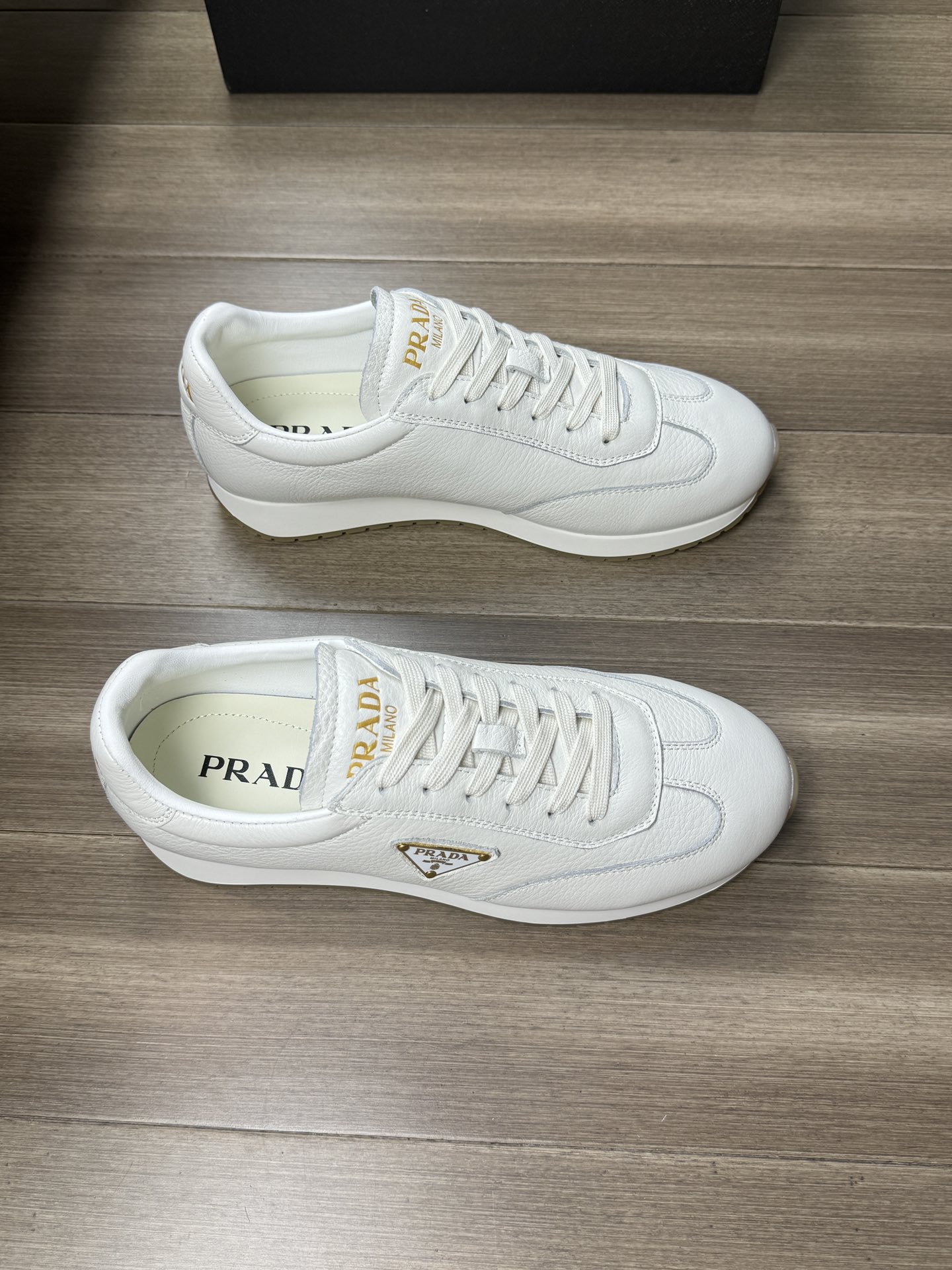 【 PRADA】Prada P370-Calidad de gama alta Original única- Parte superior: Piel de becerro de lucha, ci