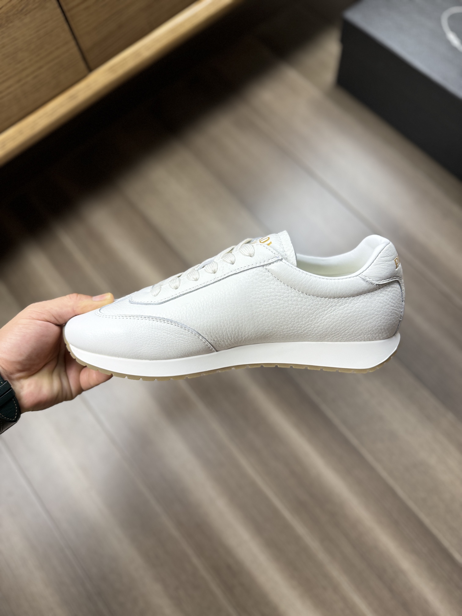 【 PRADA】Prada P370-Calidad de gama alta Original única- Parte superior: Piel de becerro de lucha, ci
