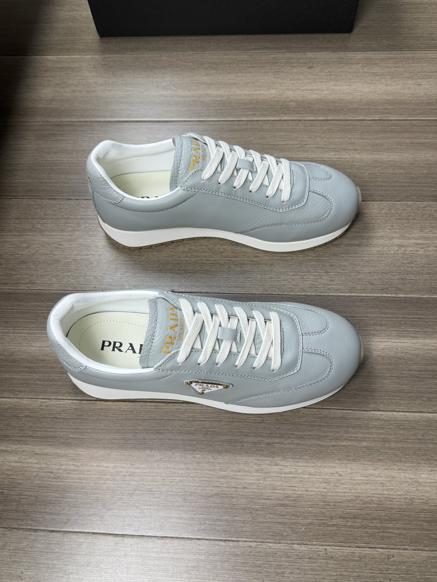 【 PRADA】Prada P370-Calidad de gama alta Original única- Parte superior: Piel de becerro de lucha, ci