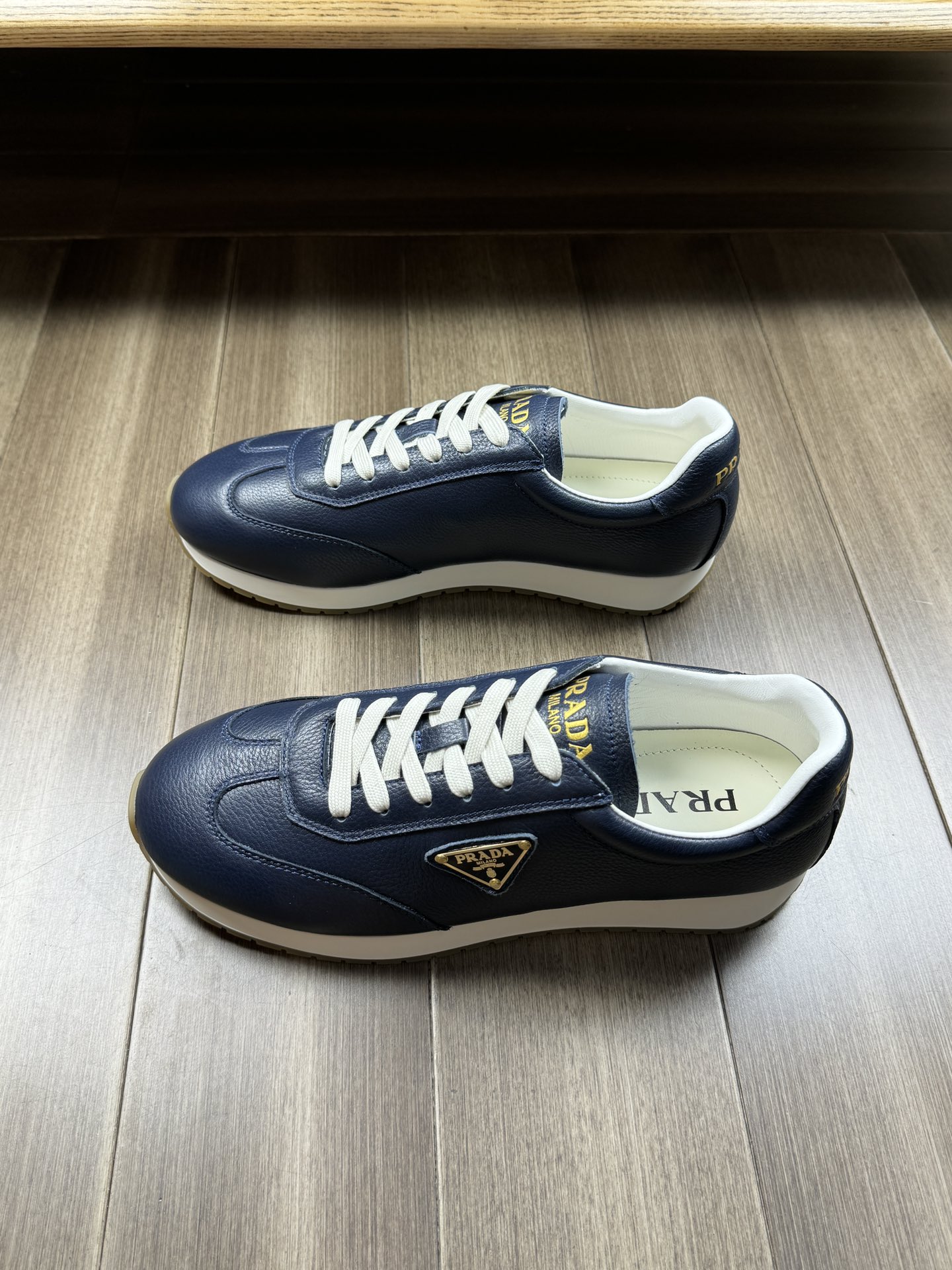 【 PRADA】Prada P370-Calidad de gama alta Original única- Parte superior: Piel de becerro de lucha, ci