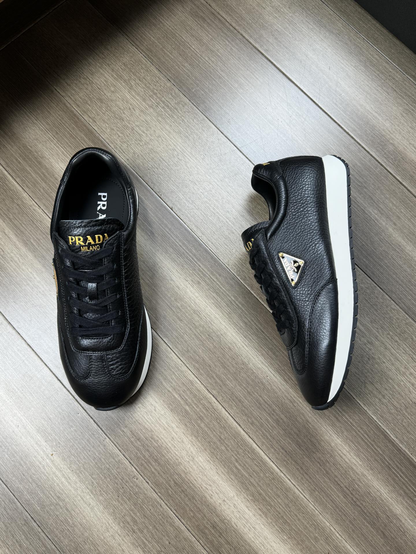 【 PRADA】Prada P370-Calidad de gama alta Original única- Parte superior: Piel de becerro de lucha, ci