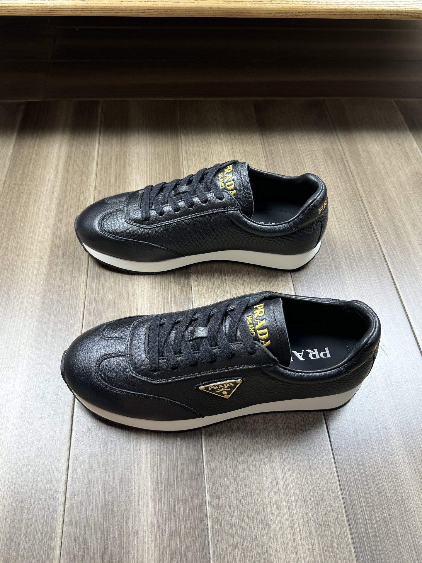【 PRADA】Prada P370-Calidad de gama alta Original única- Parte superior: Piel de becerro de lucha, ci