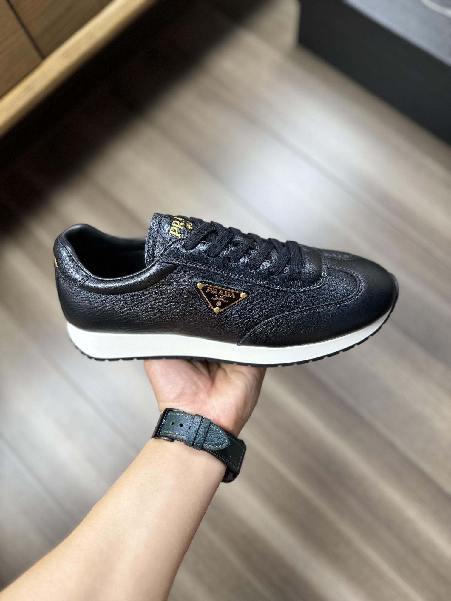 【 PRADA】Prada P370-Calidad de gama alta Original única- Parte superior: Piel de becerro de lucha, ci