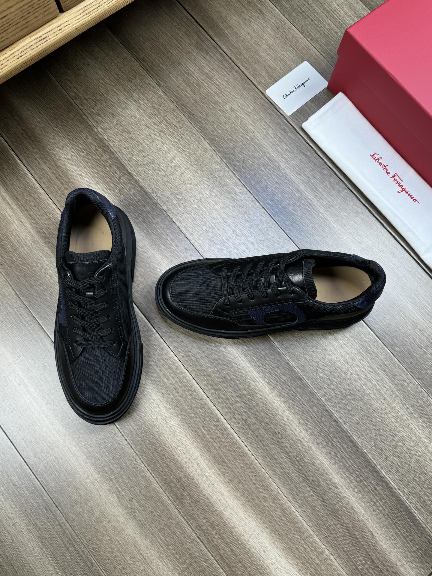 [Ferragamo] Ferragamo P180 - Calidad de gama alta Original único - Parte superior: piel de becerro d