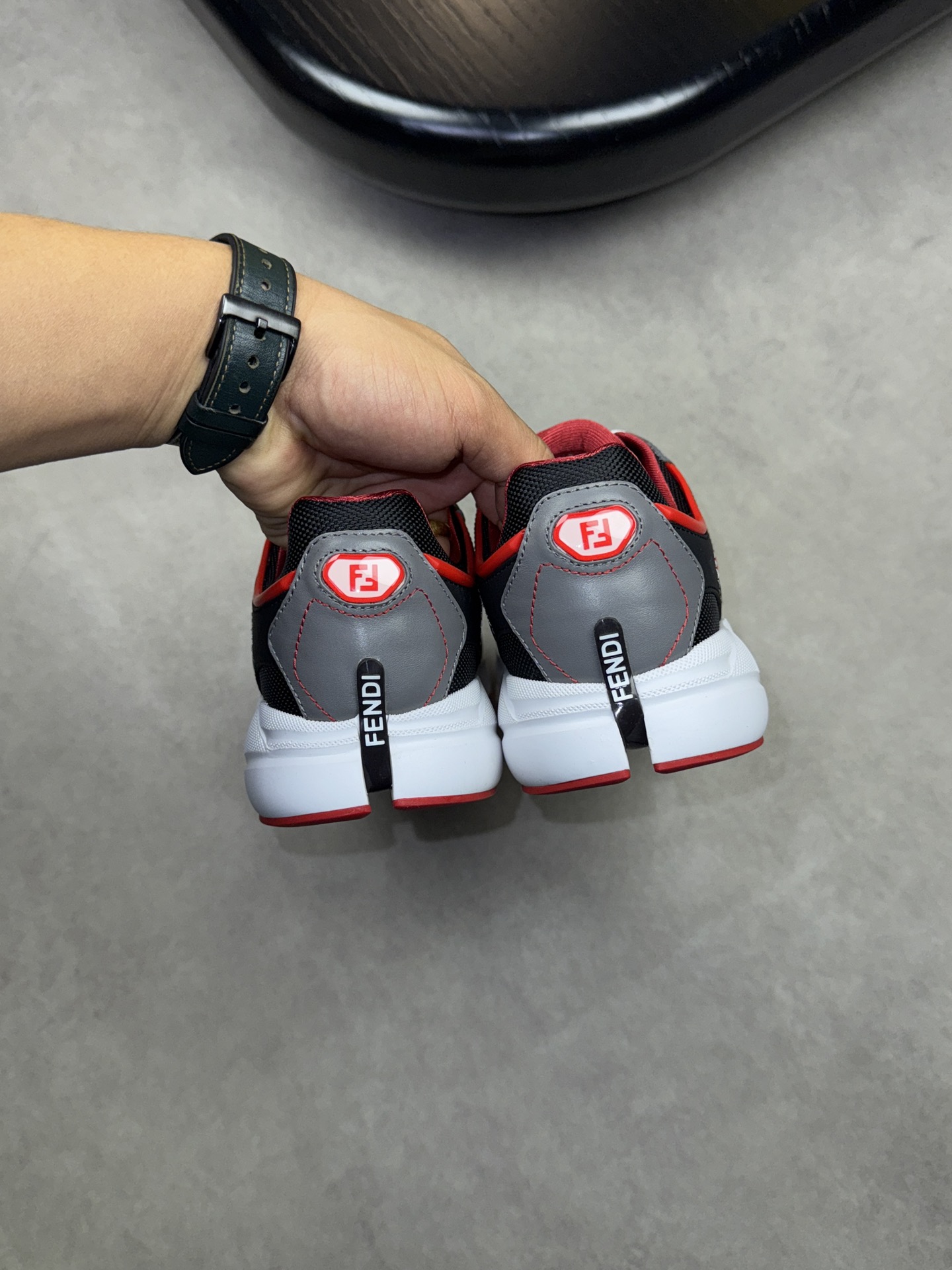 [VALENCIÓN] Valentino P380-Calidad de gama alta Original solo zapatillas de deporte casuales - Parte