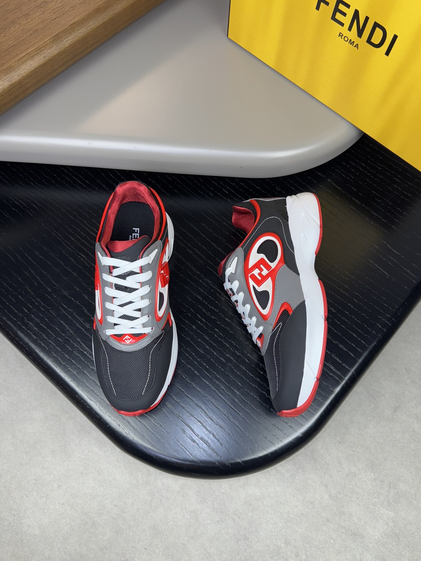 [VALENCIÓN] Valentino P380-Calidad de gama alta Original solo zapatillas de deporte casuales - Parte