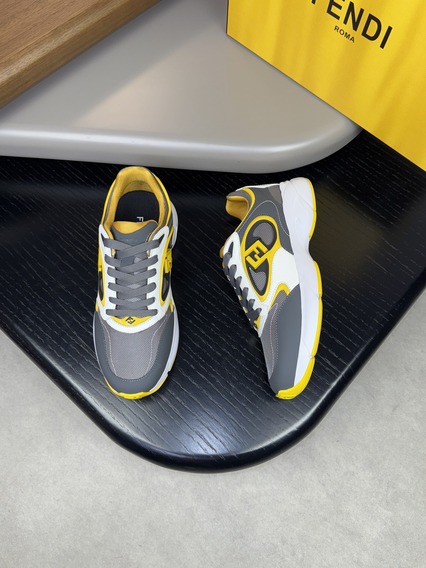 [VALENCIÓN] Valentino P380-Calidad de gama alta Original solo zapatillas de deporte casuales - Parte