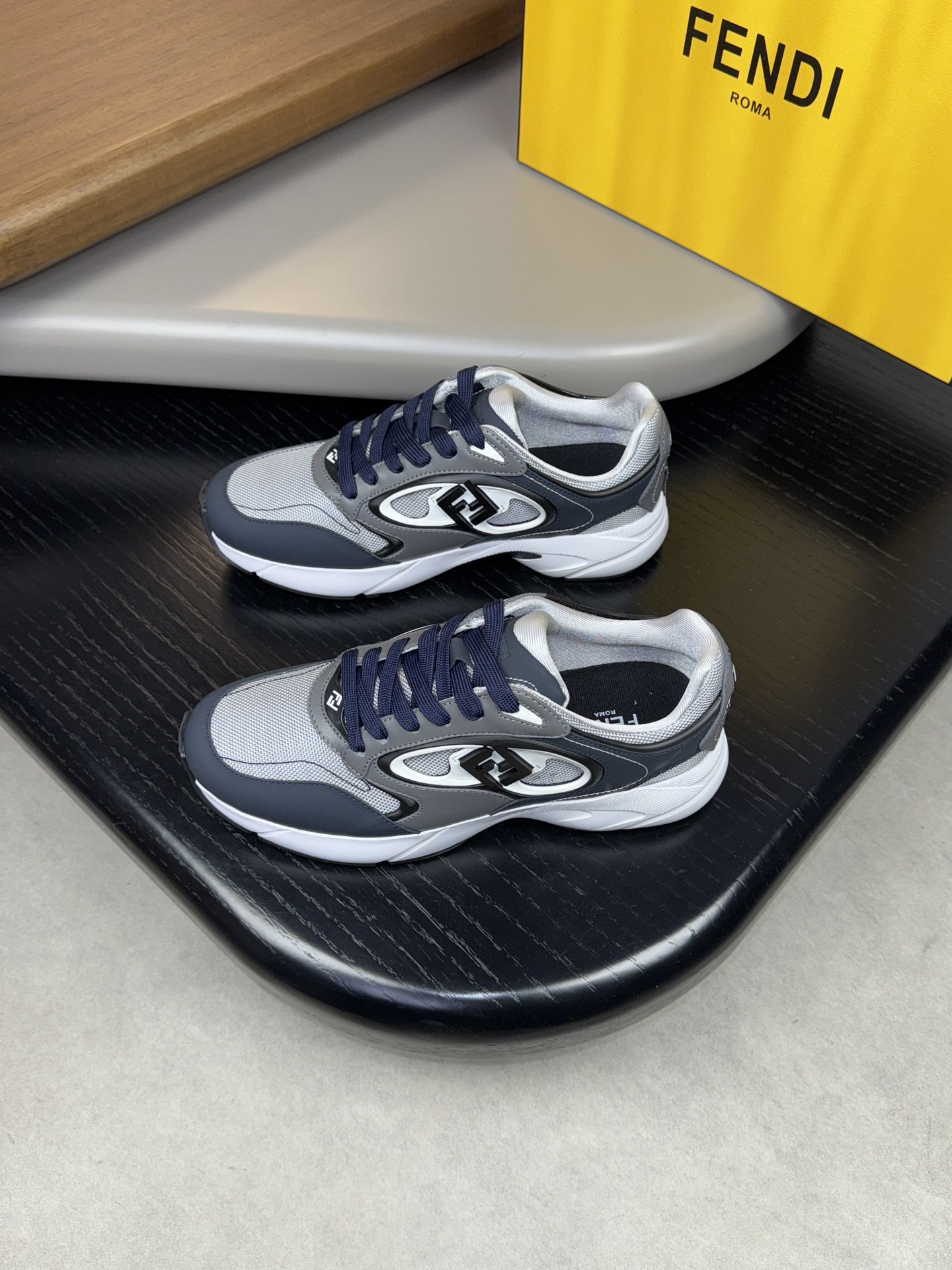 [VALENCIÓN] Valentino P380-Calidad de gama alta Original solo zapatillas de deporte casuales - Parte