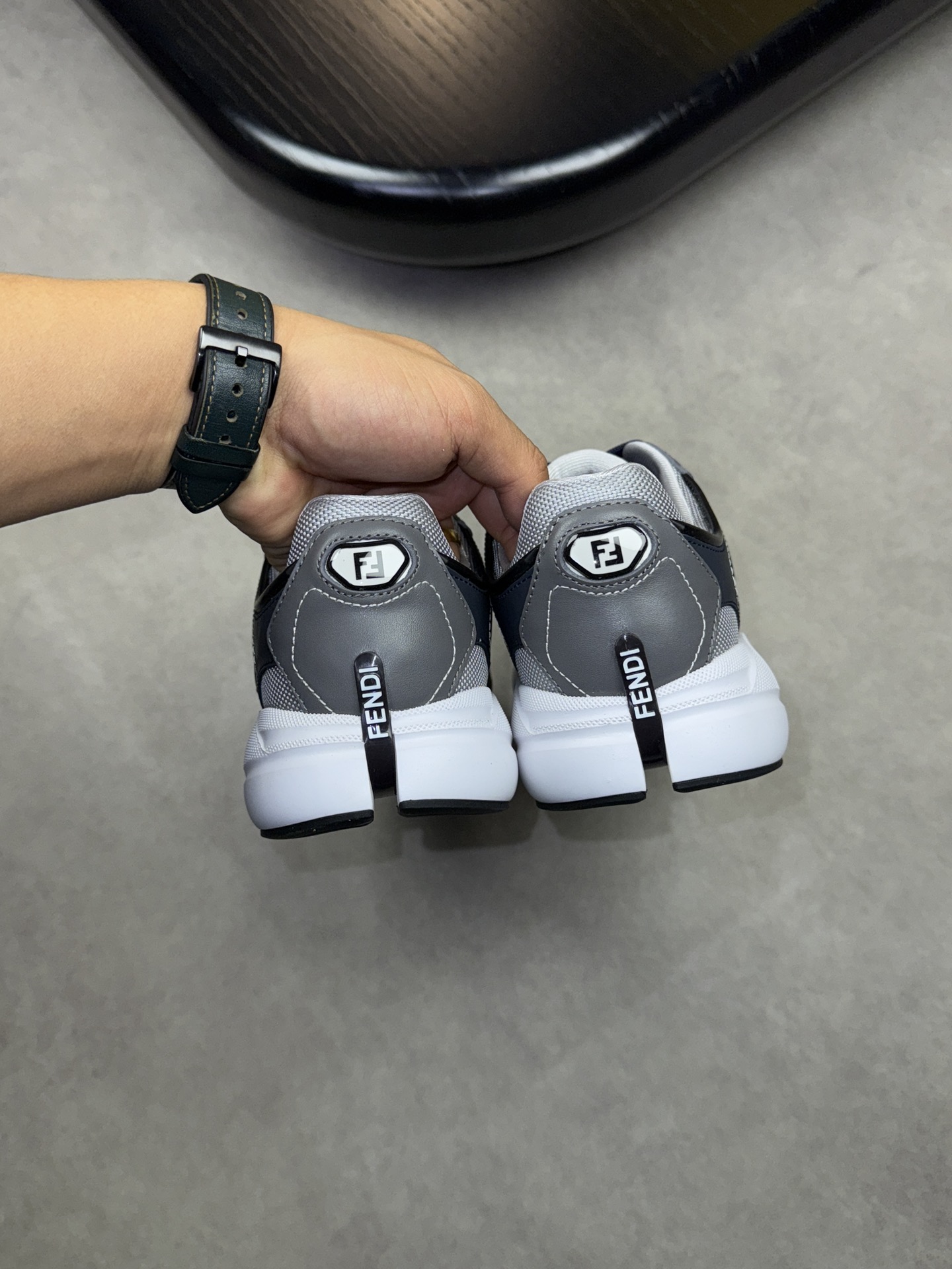 [VALENCIÓN] Valentino P380-Calidad de gama alta Original solo zapatillas de deporte casuales - Parte