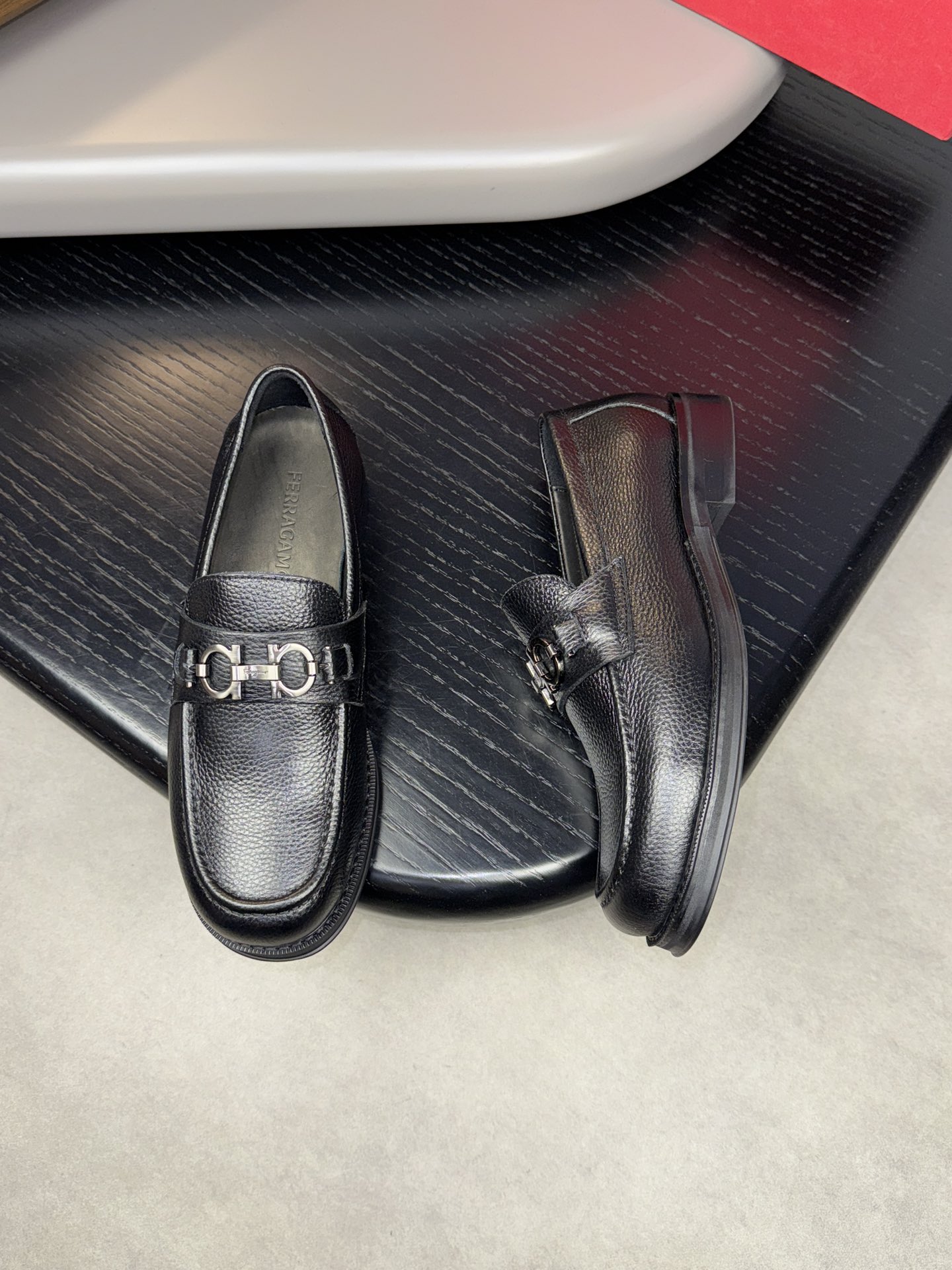 Ferragamo shoe — photo 2