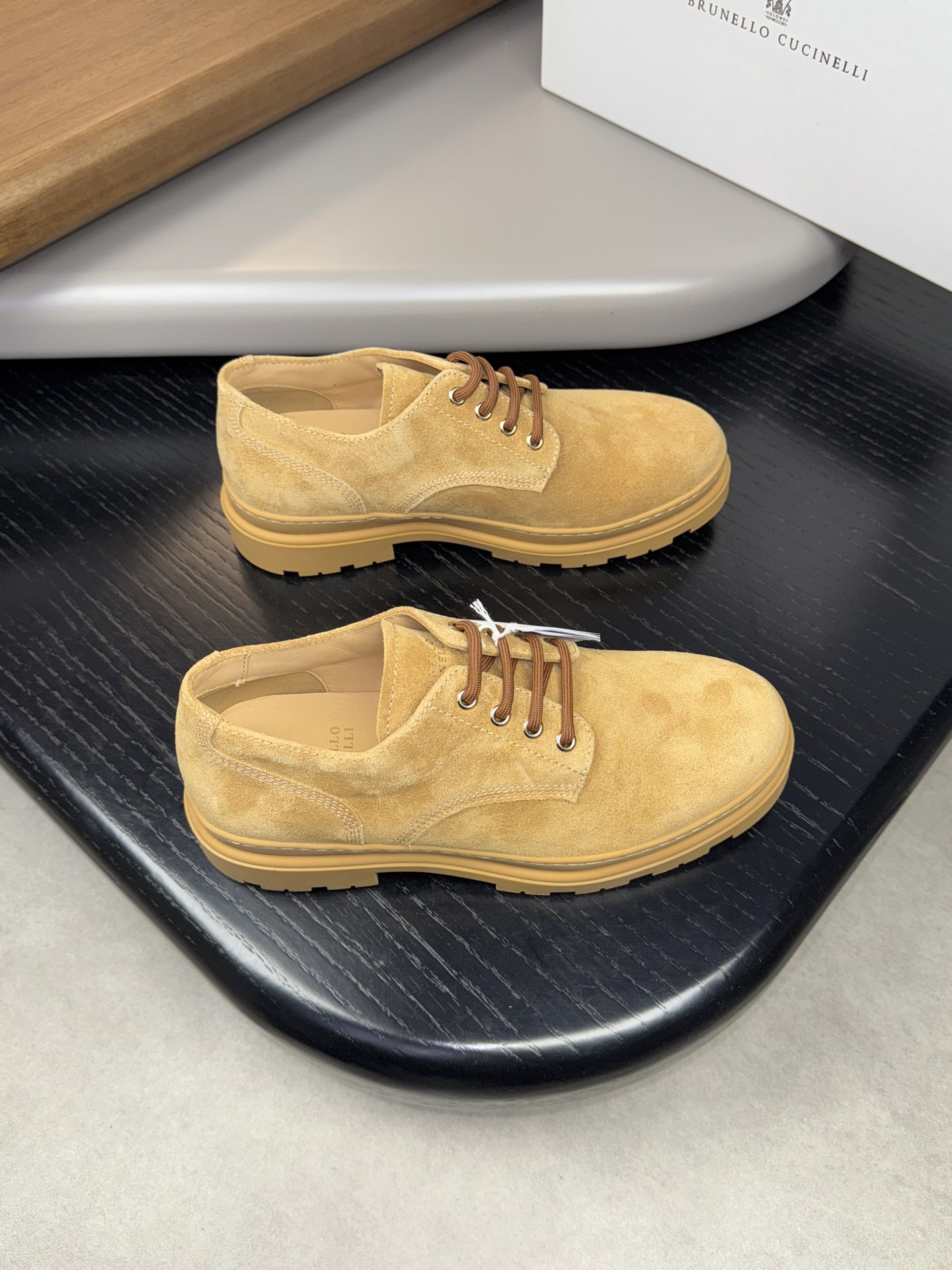 NO:271625,【Brunello Cucinelli】Brunello Cucinelli - High-end quality Original single - Original reverse velvet calfskin, perfect splicing - Inner water dyed cowhide - Outsole ultralight TPR·rubber; molded outsole - Ultra-high quality control·fine workmanship highlighted (high-end, noble, grade) -Size 39-44 (38,45, custom made)·BRU0039,,brunello cucinelli,cowhide19860909【 Brunello Cucinelli】布鲁内洛·库奇内利  -高端品质 原单 -鞋面原版反绒小牛皮、完美拼接 -内里水染牛皮 -大底超轻TPR·橡胶；成型大底 -超高品控·做工精细凸显(高端·贵气·档次) -Size 39-44（38,45,可订做)·BRU0039,,brunello cucinelli,cowhide,Men's shoes