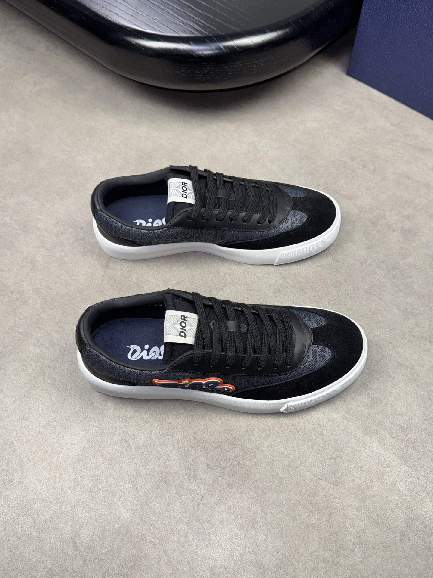 NO:271706,【Dior】Dior - High-end quality Original single casual sneakers - Upper Napa calfskin, reverse velvet calfskin, shoe body brand totem cloth - Sewing brand Logo plastic module - Inner water dye cowhide, foot pad; Brand canvas - Original ultra-light TPR·rubber; molded outsole - Ultra-high quality control·fine workmanship highlighting (high-end·noble·grade) -Size 39-44 (38, 45, 46, 47, custom made)·D9285,,dior,dior,sneakers,cowhide19860909【 Dior】迪奥  -高端品质 原单休闲运动鞋 -鞋面纳帕小牛皮、反绒小牛皮、鞋身品牌图腾布匹-车缝品牌Logo塑胶模块 -内里水染牛皮,垫脚; 品牌帆布 -原版超轻TPR·橡胶；成型大底 -超高品控·做工精细凸显(高端·贵气·档次) -Size 39-44（38、45、46,47,可订做)·D9285,,dior,dior,sneakers,cowhide,Men's shoes