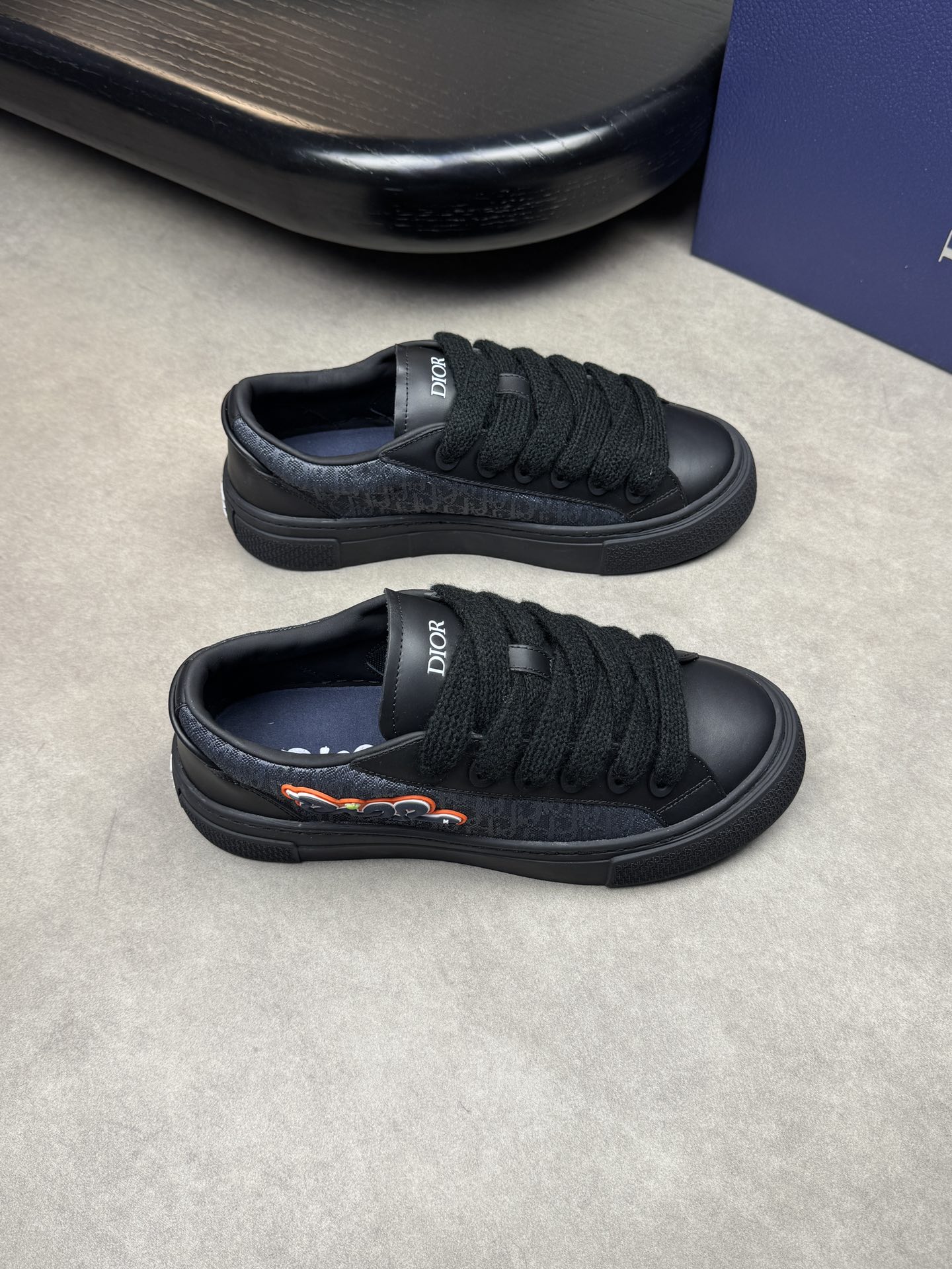 NO:272493,【Dior】Dior - High-end quality Original single casual sports shoes - Upper Napa calfskin, shoe body brand totem cloth - Sewing brand Logo plastic module - Inner water dye cowhide, foot pad; Brand canvas - Original ultra-light TPR·rubber; molded outsole - Ultra-high quality control·fine workmanship highlighting (high-end·noble·grade) -Size 39-44 (38, 45, 46, 47, custom made)·D9285,,dior,dior,sneakers,cowhide19860909【 Dior】迪奥  -高端品质 原单休闲运动鞋 -鞋面纳帕小牛皮、鞋身品牌图腾布匹-车缝品牌Logo塑胶模块 -内里水染牛皮,垫脚; 品牌帆布 -原版超轻TPR·橡胶；成型大底 -超高品控·做工精细凸显(高端·贵气·档次) -Size 39-44（38、45、46,47,可订做)·D9285,,dior,dior,sneakers,cowhide,Men's shoes
