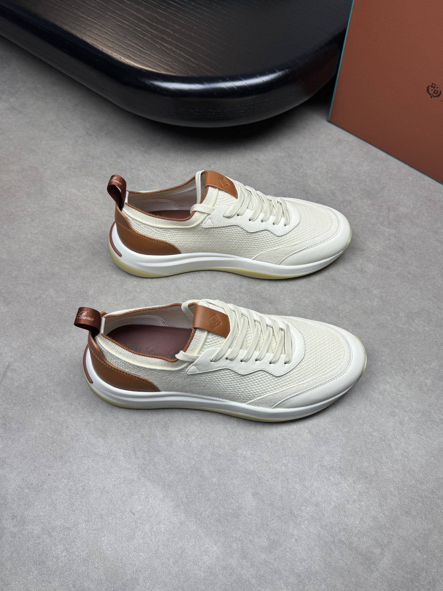 NO:272598,【Loro piano】LP - High-end quality original single casual sneakers - Upper Napa calfskin, brand fly weaving cloth, shoe tongue air compressor brand totem, heel brand webbing - Inner footbed; Water dye cowhide - Ultra-light TPR·rubber; Two-color molded sole - Ultra-high quality control·fine workmanship highlighting (high-end, noble, grade) -Size 38-44 (men 45, 46, custom made)·0156,,loro piano,loro piano,sneakers,cowhide19860909【Loro piana】LP  -高端品质 原单 休闲运动鞋 -鞋面纳帕小牛皮、品牌飞织布匹、鞋舌空压品牌图腾、后跟品牌织带 -内里垫脚；水染牛皮 -大底超轻TPR·橡胶；双色成型大底 -超高品控·做工精细凸显(高端·贵气·档次) -Size 38-44（男45,46,可订做)·0156,,loro piana,loro piana,sneakers,cowhide,Men's shoes