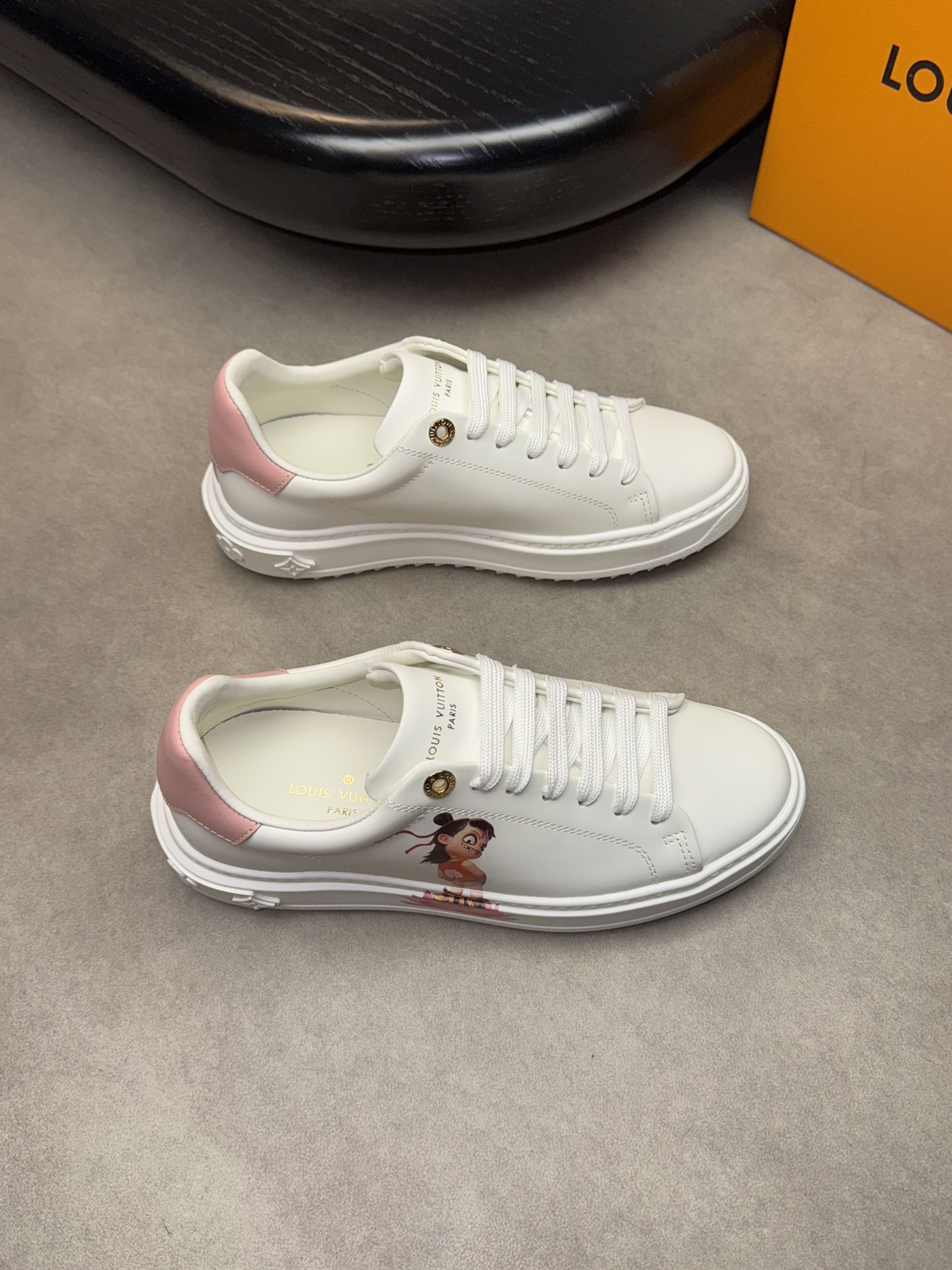 NO:273249,【Louis Vuitton】Louis Vuitton - High-end quality original couple outfit Casual sports shoes - upper silk calfskin, color printing hot Nezha totem, tongue. Heel; silk-print brand logo - inner water dyed cowhide - outsole ultra-light TPU·rubber foam; molded outsole - ultra-high quality control·fine workmanship highlighted (high-end, noble, grade) -Size Men and women's same style 35-44 (female 34, 40, 41, men 45, 46, 47, can be customized)·L0179,,louis vuitton,louis vuitton,sneakers,cowhide19860909【Louis Vuitton】路易威登 -高端品质 原单 情侣装 休闲运动鞋 -鞋面丝绸小牛皮、彩印爆火哪吒图腾、鞋舌.后跟；丝印品牌Logo -内里水染牛皮 -大底超轻TPU·橡胶发泡；成型大底 -超高品控·做工精细凸显(高端·贵气·档次) -Size 男女同款35-44（女34,40,41,男45,46,47,可订做)·L0179,,louis vuitton,louis vuitton,sneakers,cowhide,Men's shoes