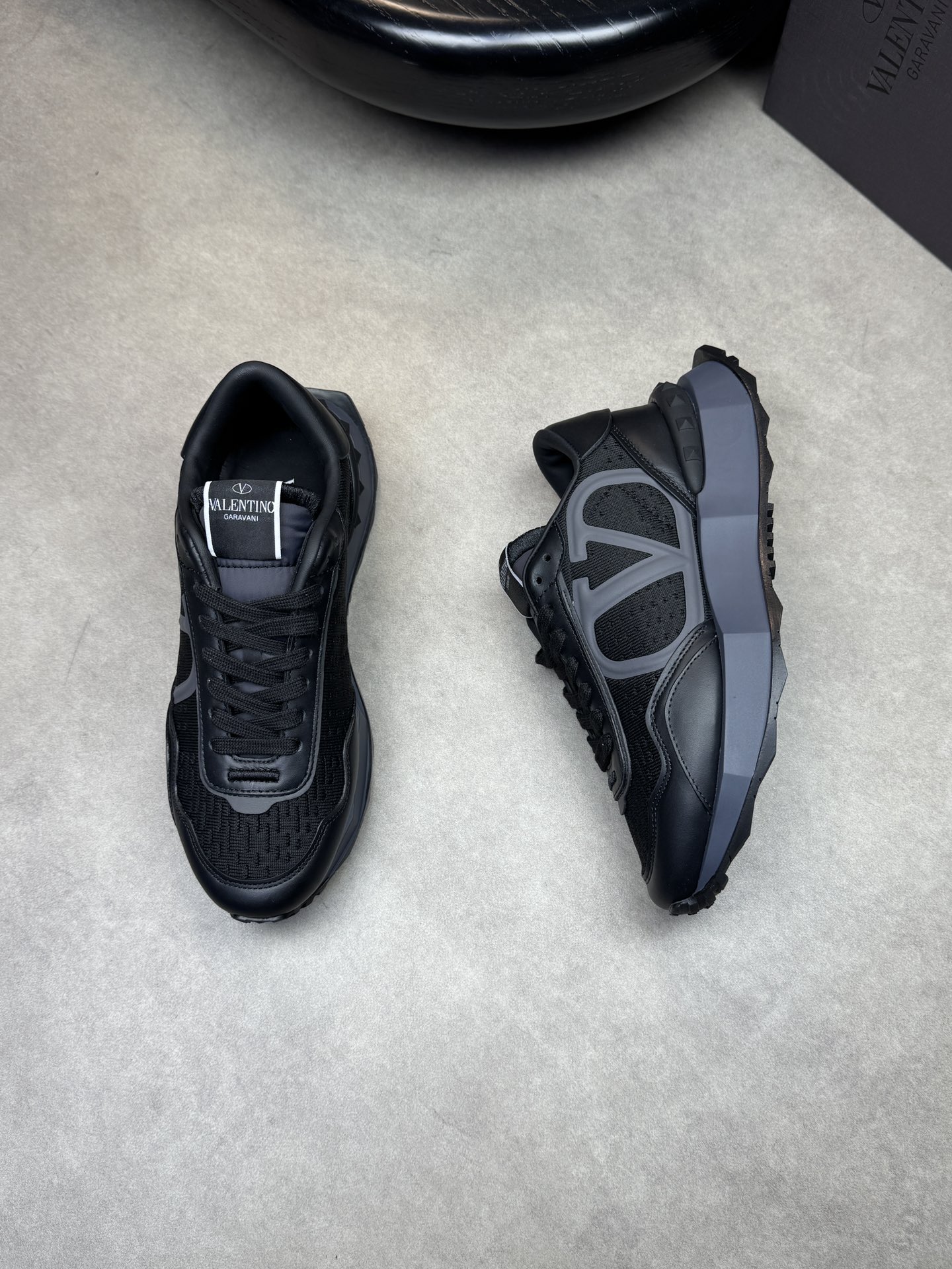 Valentino Garavani Men's Nappa Leather Logo Sneakers - Black 3 i1741803051 6594 1