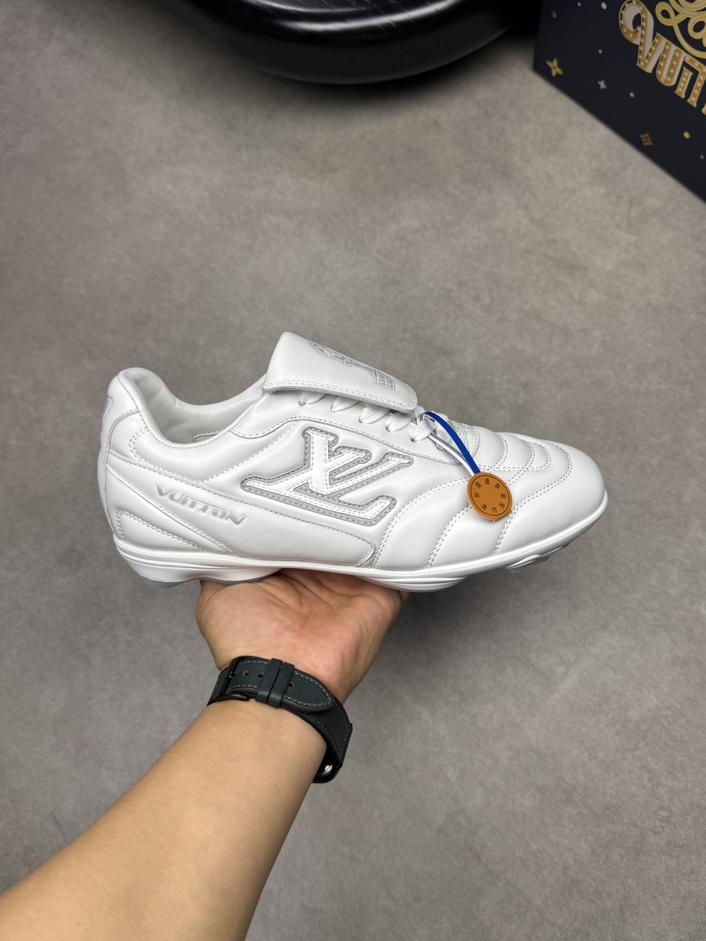 Louis Vuitton White Leather Casual Sneakers,Embroidered Brand Totem, Unisex 5 i1741890954 2805 3