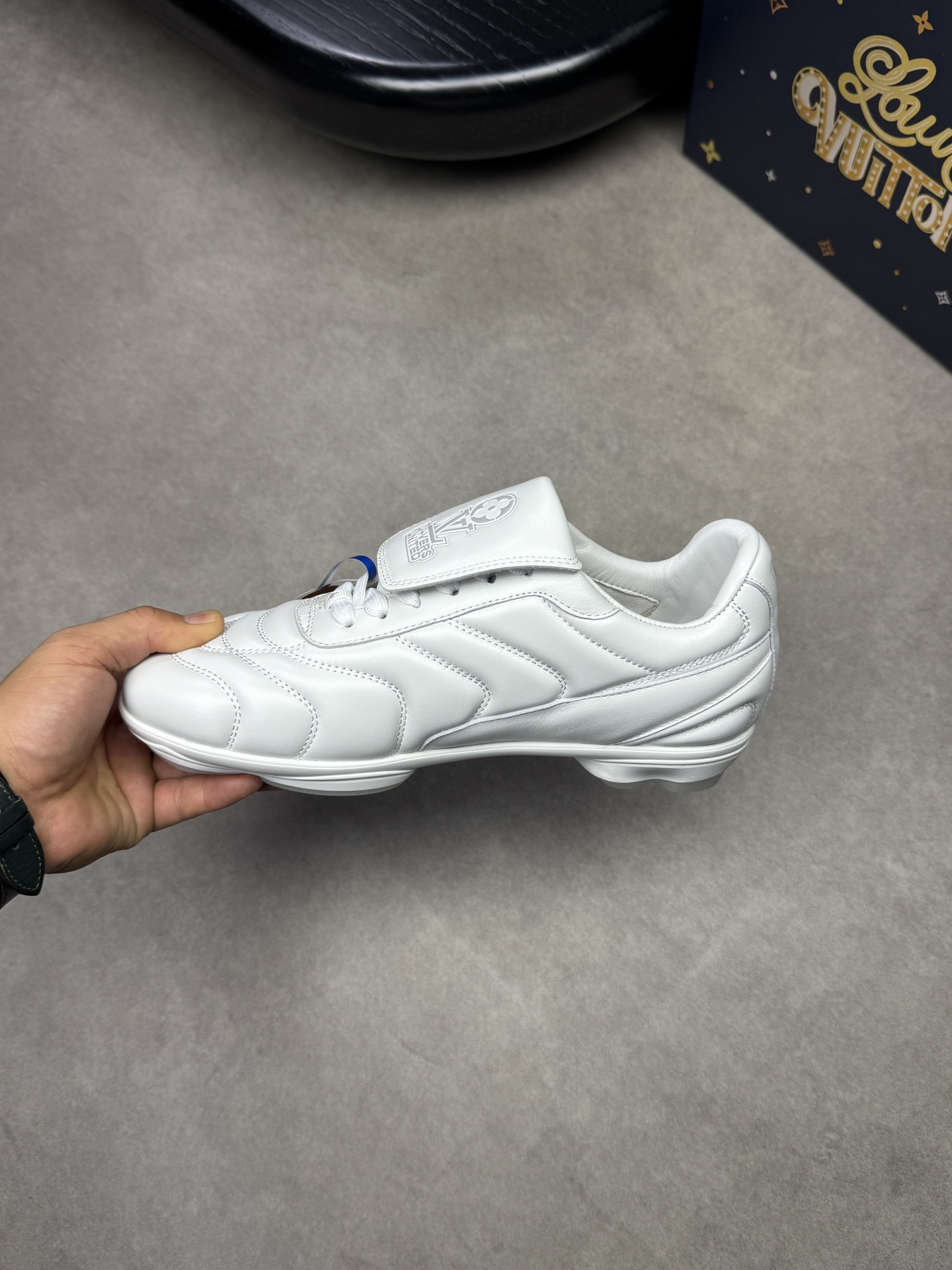 Louis Vuitton White Leather Casual Sneakers,Embroidered Brand Totem, Unisex 6 i1741890954 5279 4