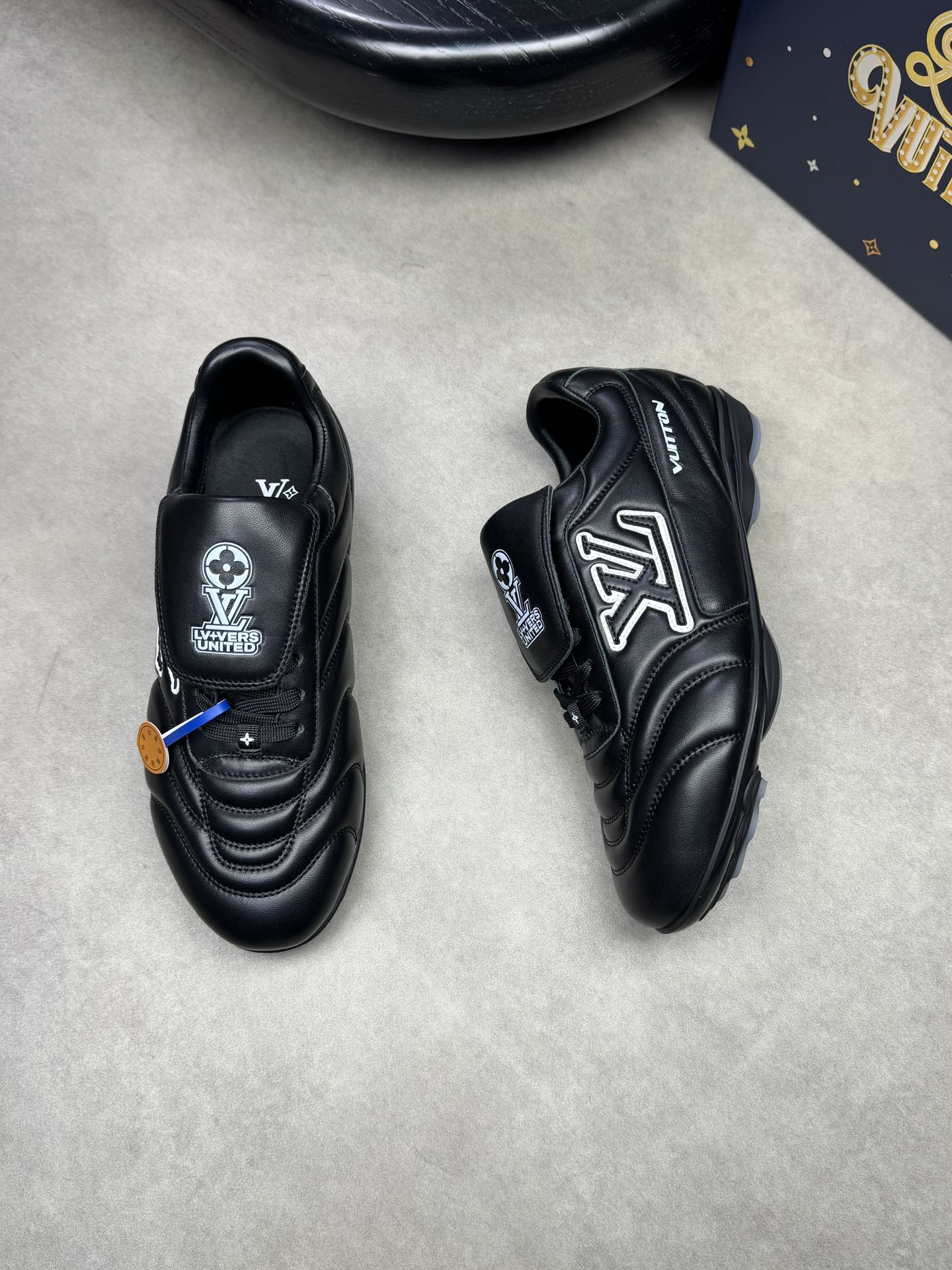 Louis Vuitton Leather Sneakers,Embroidered Logo,L0479,High Quality,Couple Shoes 3 i1741890992 7803 1