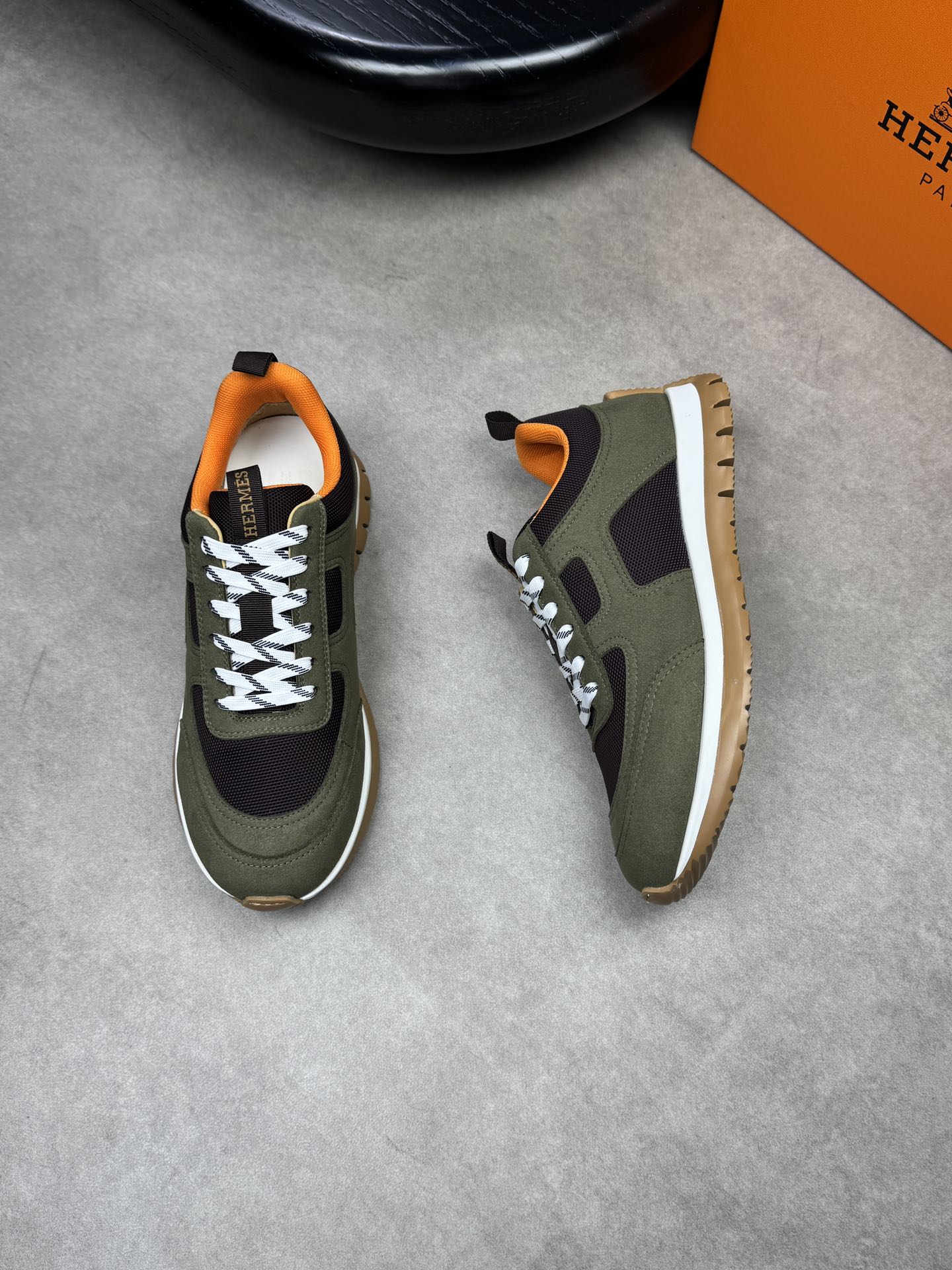 Hermes Men's Casual Sneakers in Green Suede and Canvas - H0372 3 i1742020454 8622 1