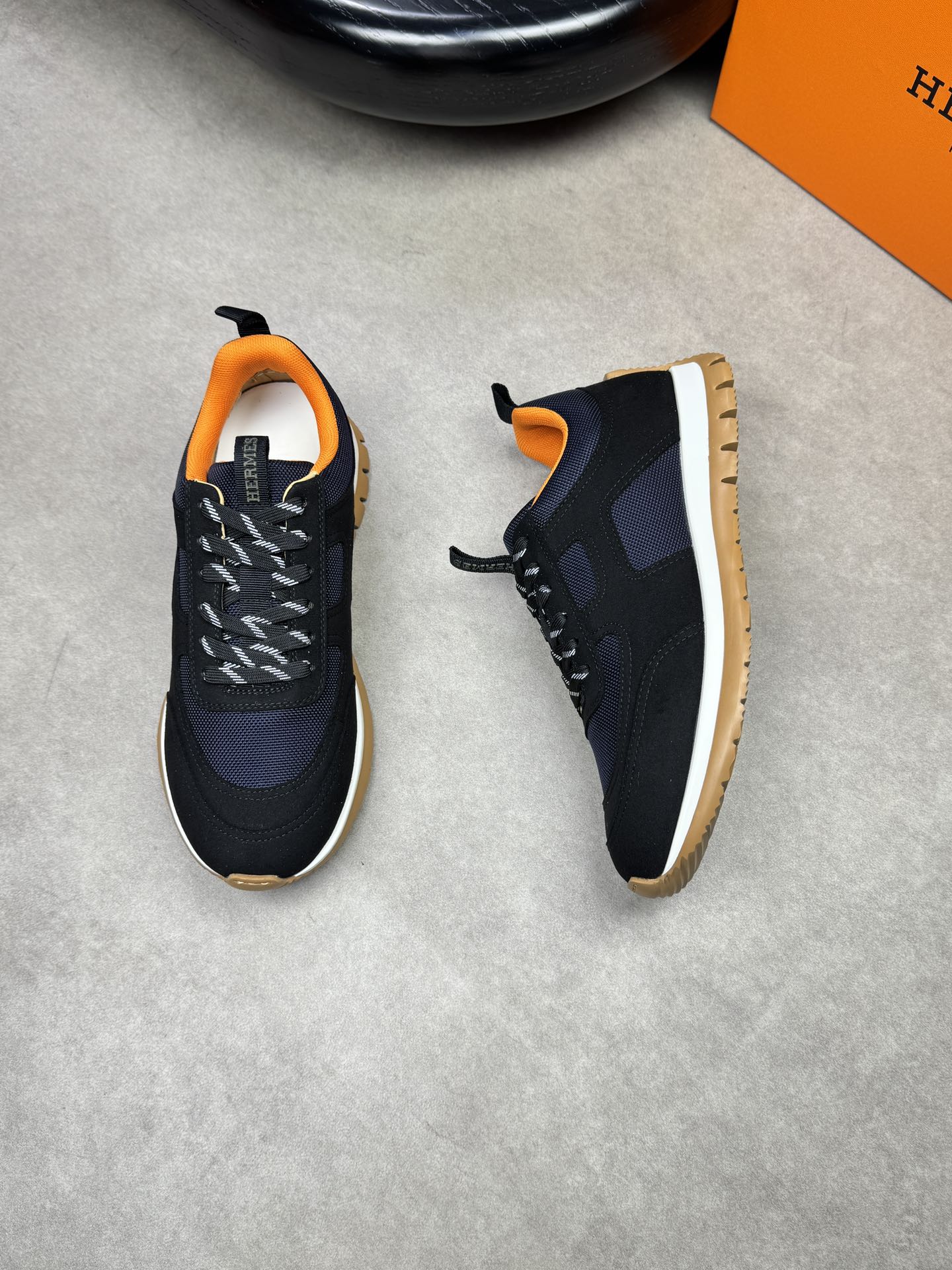 Hermès Men's H0372 Casual Sneakers in Black with Signature Canvas Detail 3 i1742020556 7278 1