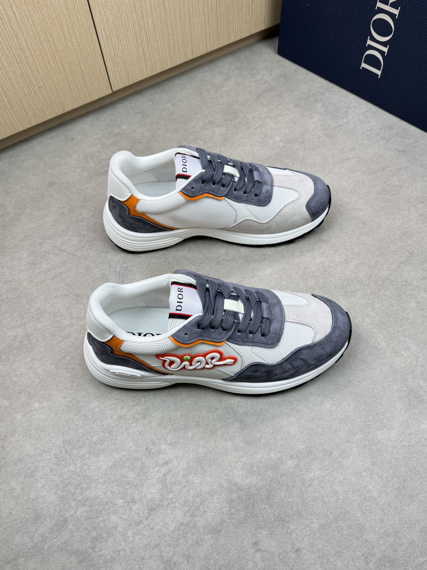 NO:274260,【Dior】Dior - High-end quality Original single casual sneakers - Upper reverse velvet calfskin, brand totem cloth, shoe body sewing brand plastic logo module - Neil brand canvas - Original ultra-light TPU foaming·rubber; two-color molded outsole - Ultra-high quality control·fine workmanship highlighting (high-end·noble·grade) -Size 39-44 (38, 45, 46, custom made)·D3258,,dior,dior,sneakers,cowhide19860909【 Dior】迪奥 -高端品质 原单休闲运动鞋 -鞋面反绒小牛皮、品牌图腾布匹、鞋身车缝品牌塑胶logo模块 -内里品牌帆布 -原版超轻TPU发泡·橡胶；双色成型大底 -超高品控·做工精细凸显(高端·贵气·档次) -Size 39-44（38、45、46,可订做)·D3258,,dior,dior,sneakers,cowhide,Men's shoes