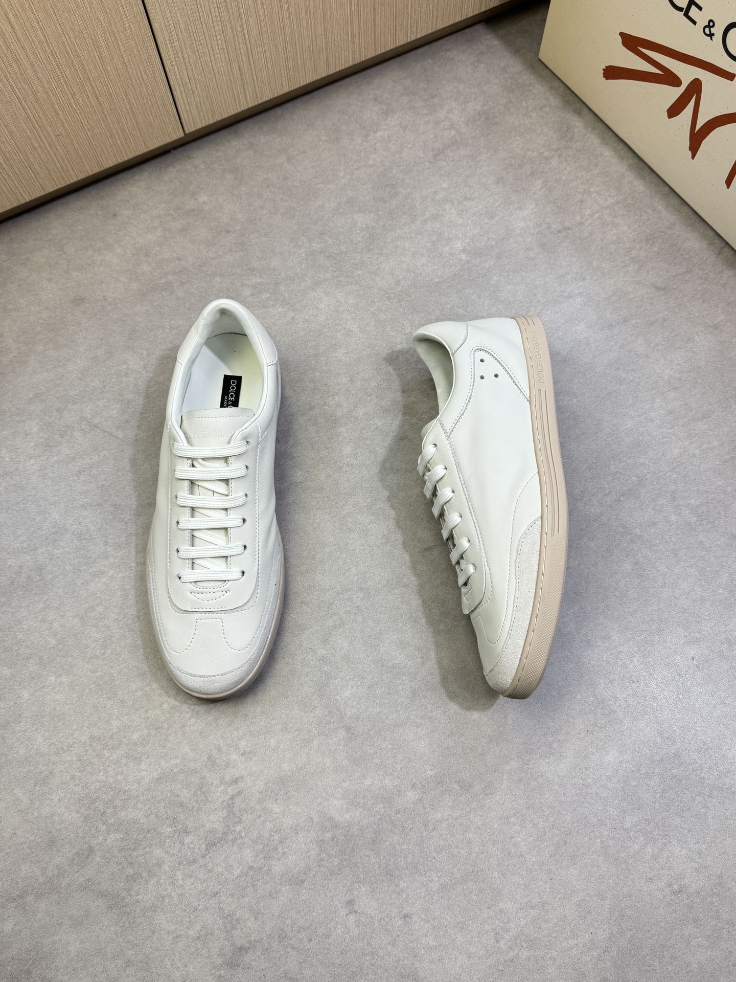 Dolce&Gabbana White Leather Sneakers for Men - Casual Comfort, Sizes 39-44 3 i1742678784 322 1