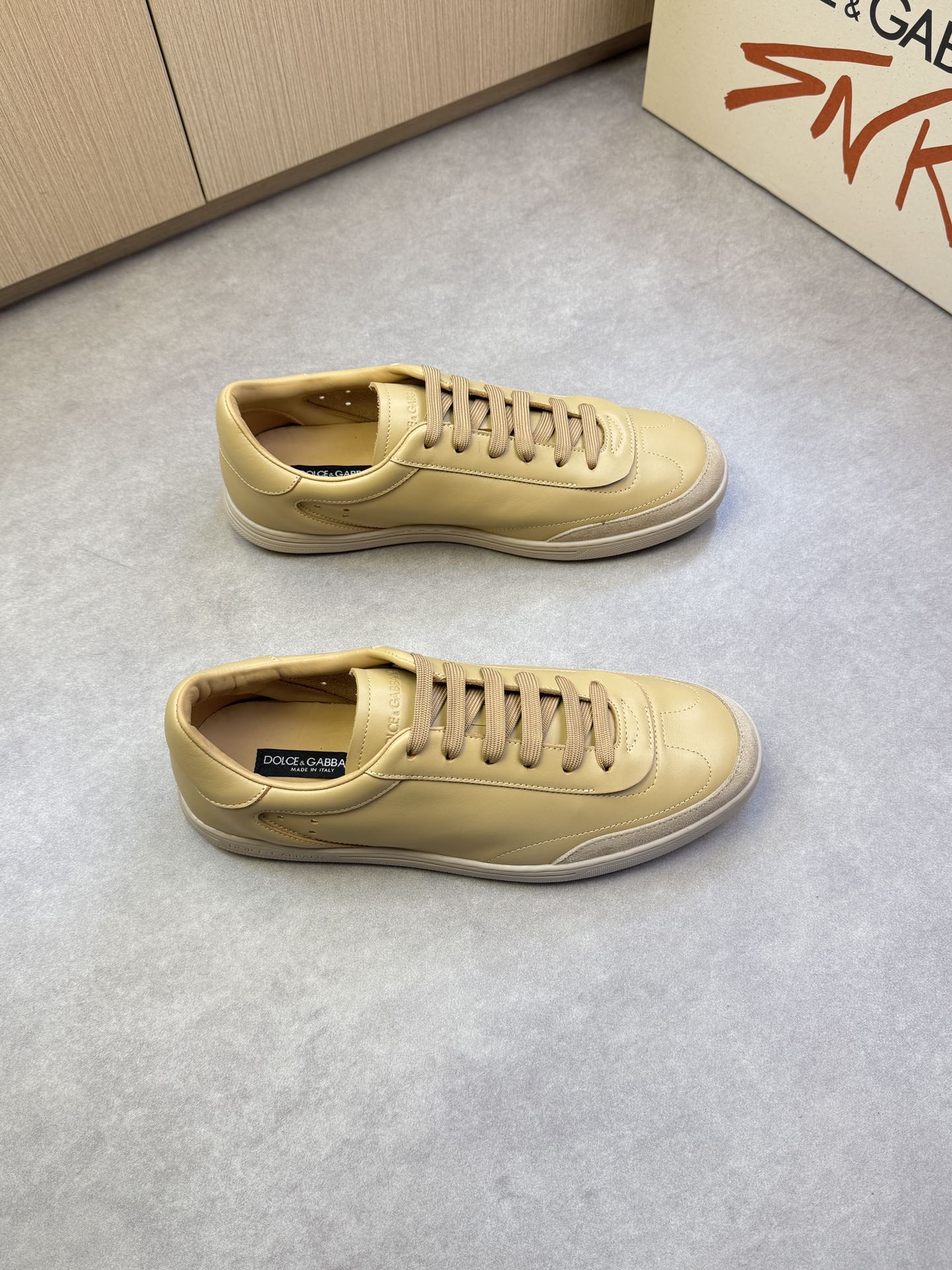 Dolce&Gabbana Leather Sneakers - Casual and Sporty Style, Beige 2 i1742678802 9842 0