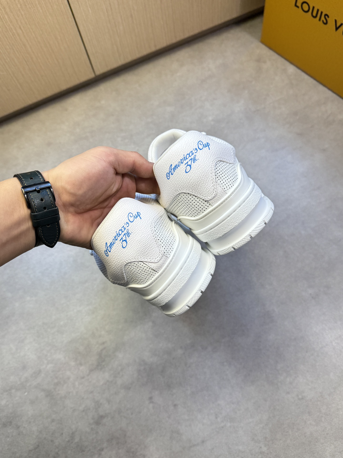 Louis Vuitton White Leather Casual Sneakers,Premium Quality,Sizes 39-44 9 i1742752549 3054 7