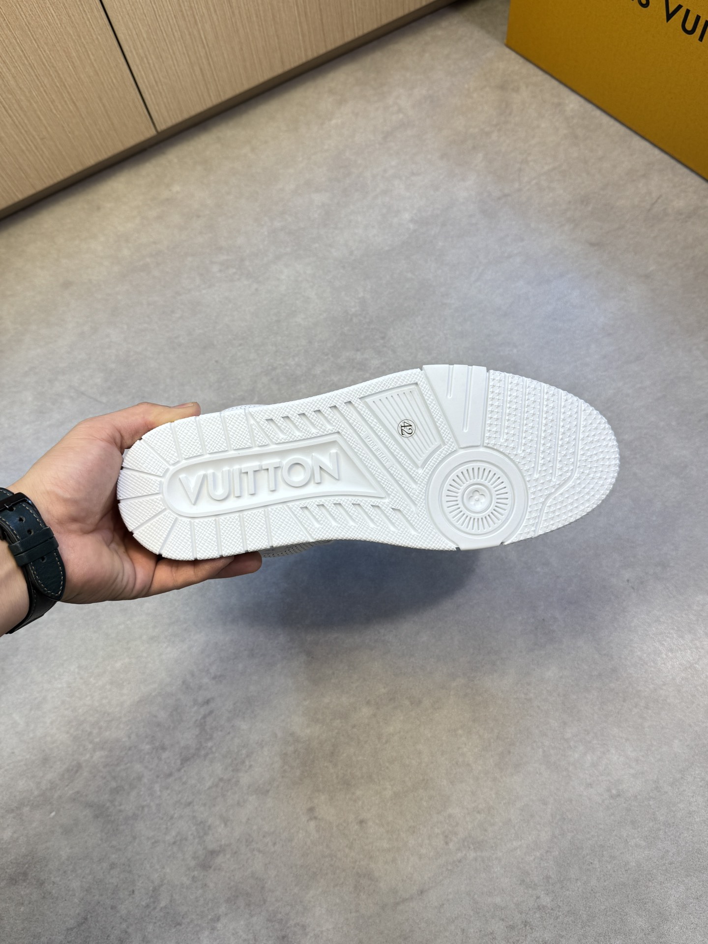 Louis Vuitton White Leather Casual Sneakers,Premium Quality,Sizes 39-44 10 i1742752549 670 8