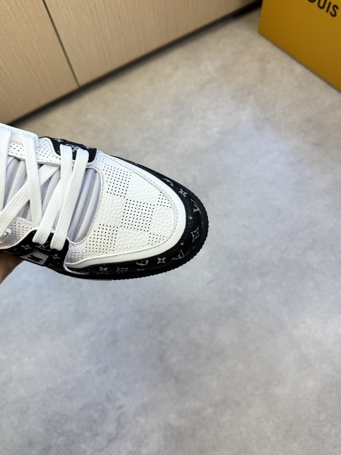 Louis Vuitton Men's Trainer Sneaker White/Black Nappa Leather, Size 39-44 7 i1742752663 4090 5