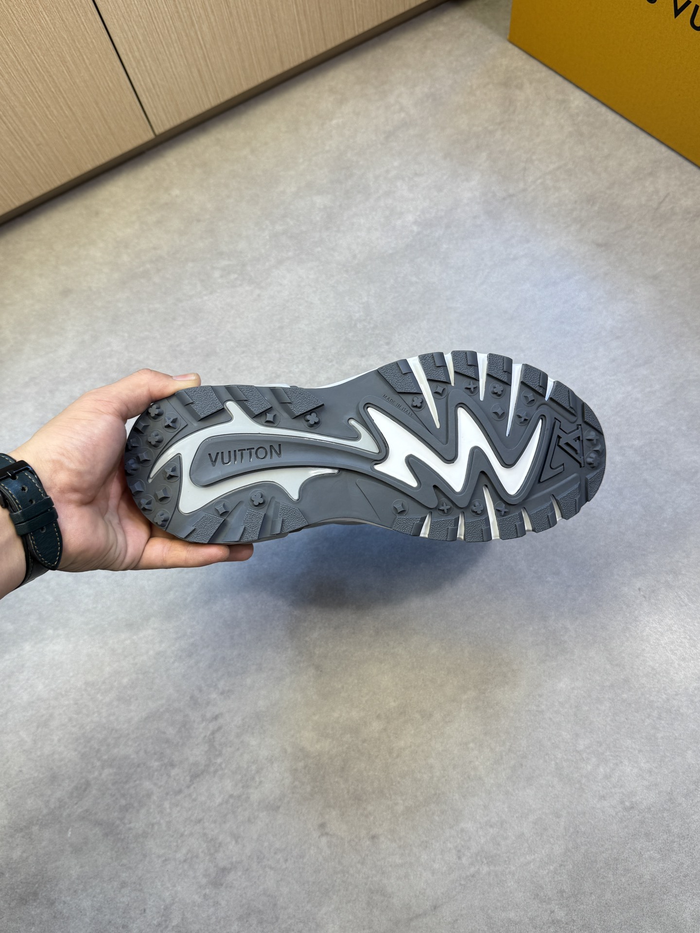 Louis Vuitton Men's Gray Mesh Upper Casual Sneakers Size 39-44 10 i1742753425 1922 8