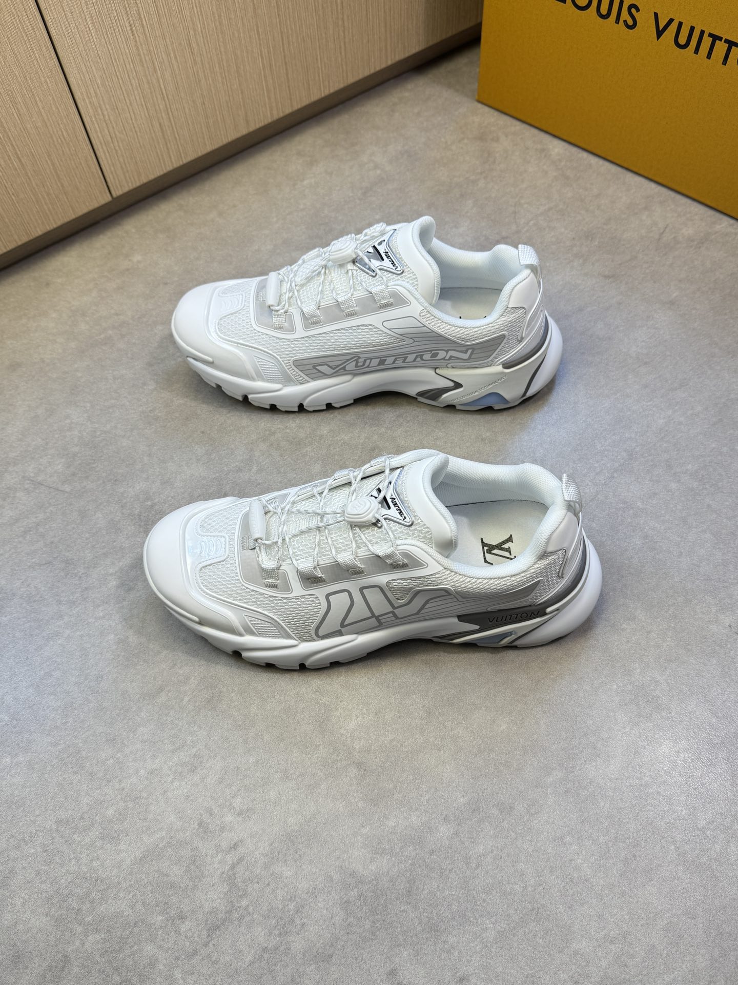 Louis Vuitton White Casual Sneakers Breathable Mesh Lightweight Shoes 4 i1742753449 6516 2