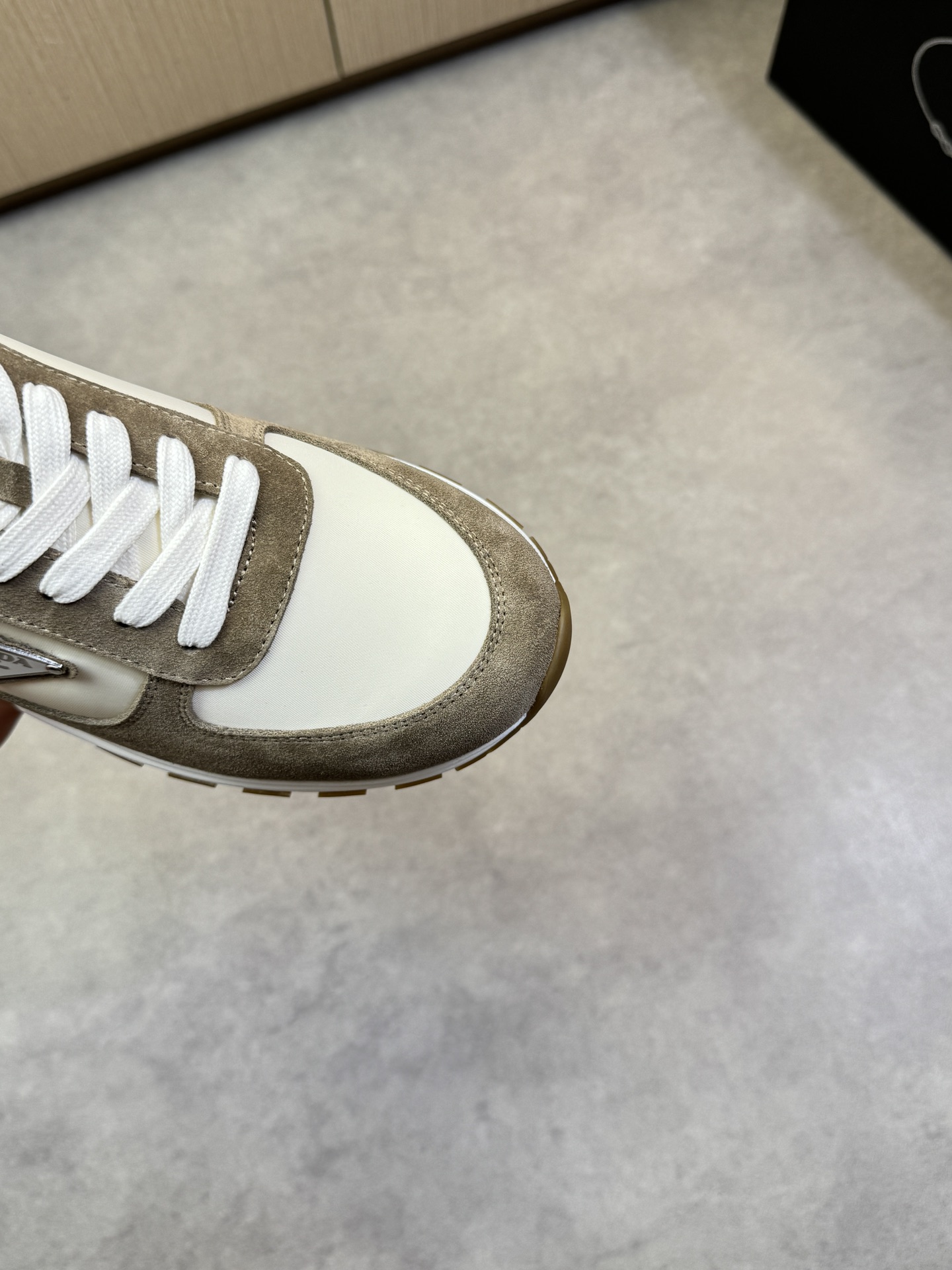 Prada Style Leather Men's Shoes style reference detail image 6 from source 781939